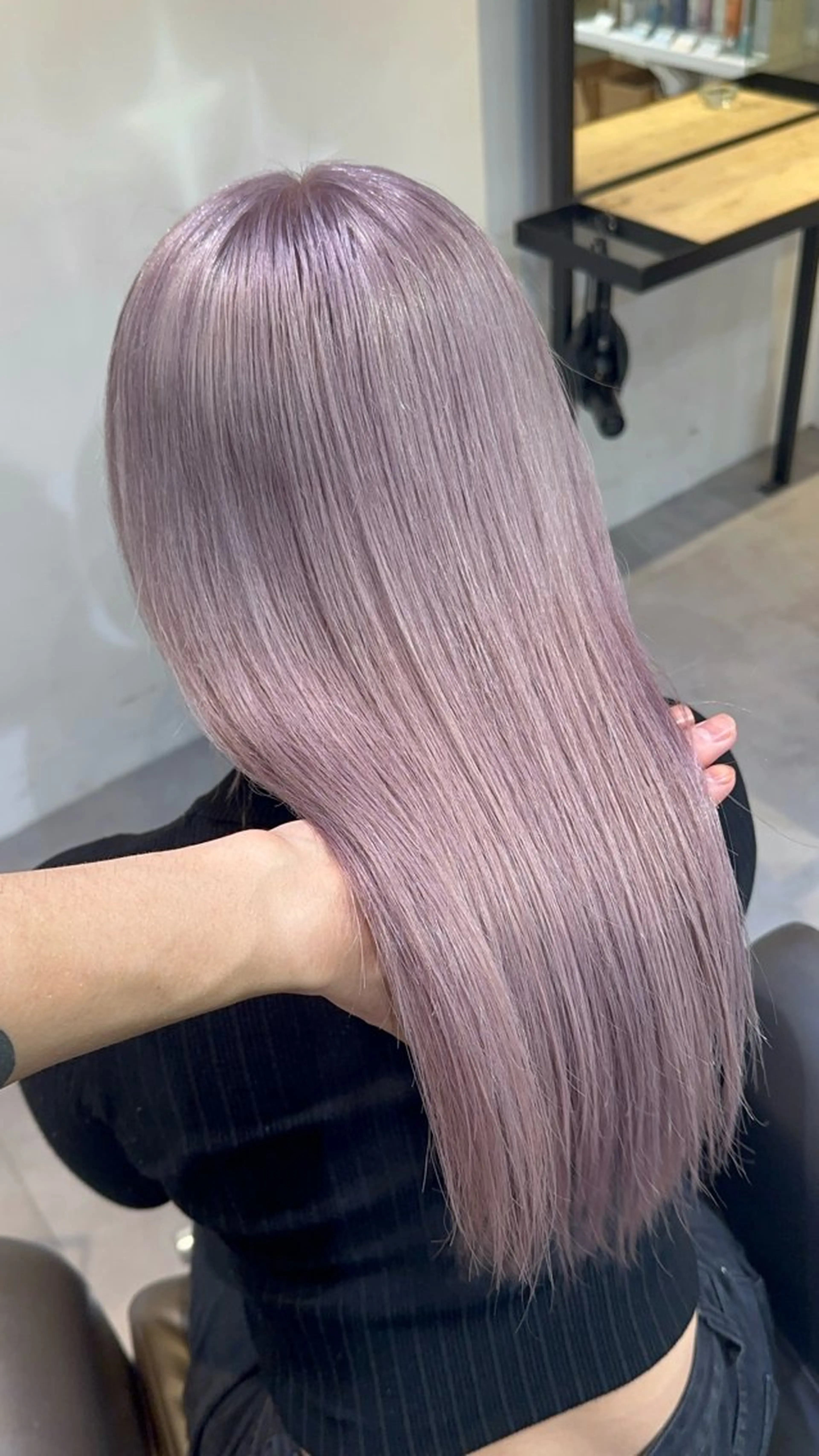 ロング カラー ブリーチ ケアブリーチ グレージュ ハイトーンカラー ラベンダーカラー ヒロミ/ミルクティー /ブロンド/ピンクのヘアスタイル