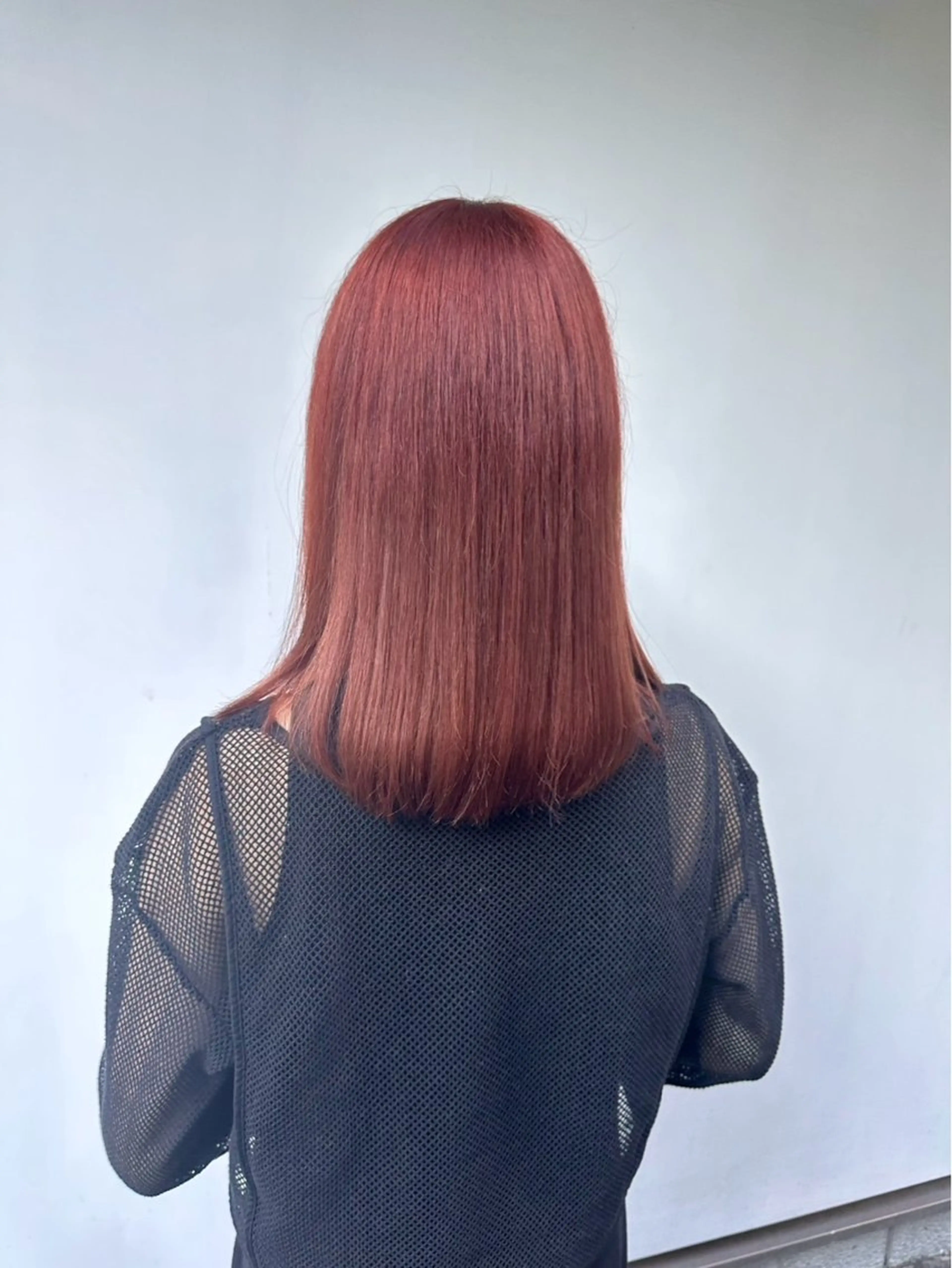 セミロング 透明感カラー🫧🩶 ミハネ︎︎のヘアスタイル