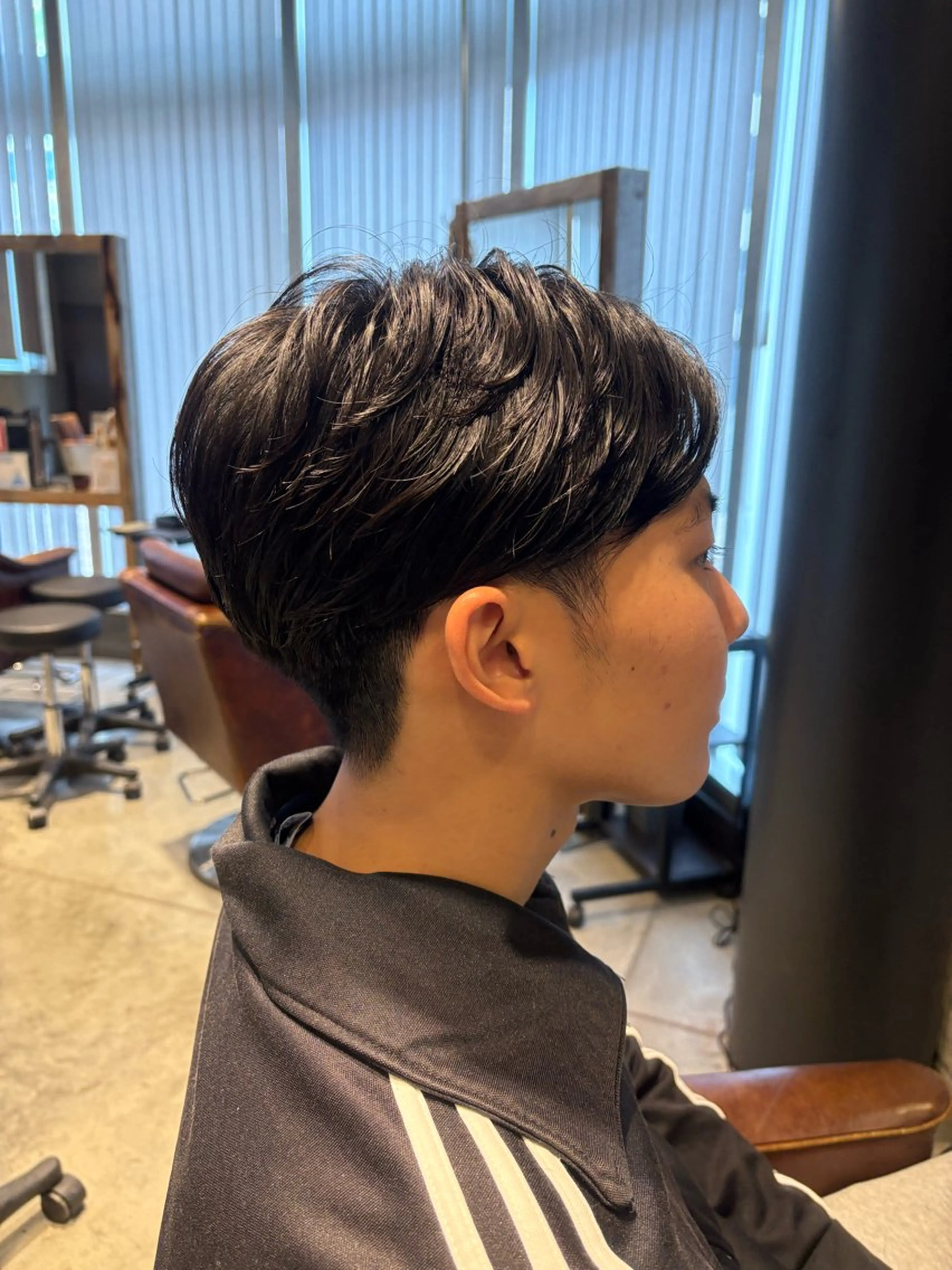 パーマ メンズ フェザーパーマ メンズパーマ カンノ ヒナのヘアスタイル