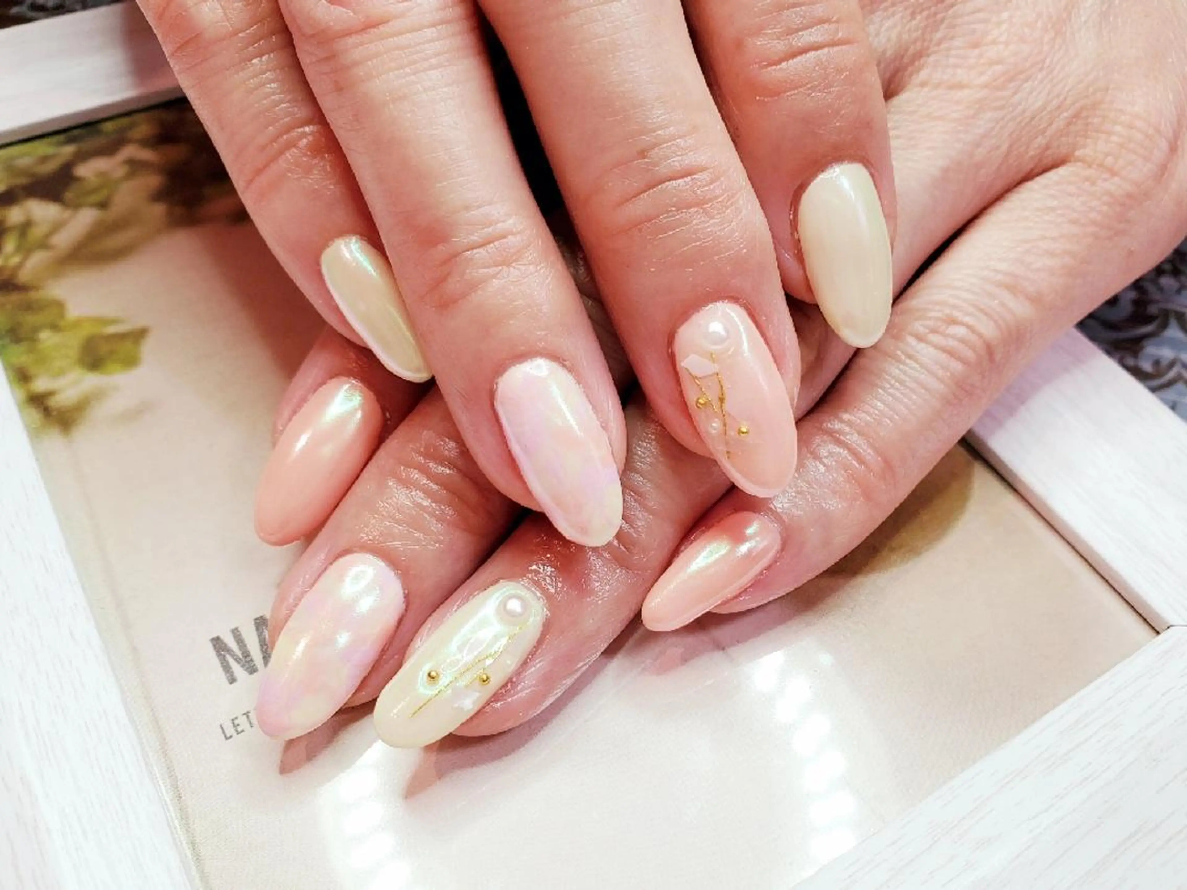 ネイル オーロラネイル 大理石ネイル(マーブル) ミラーネイル おで@ oderi_nailのネイルデザイン