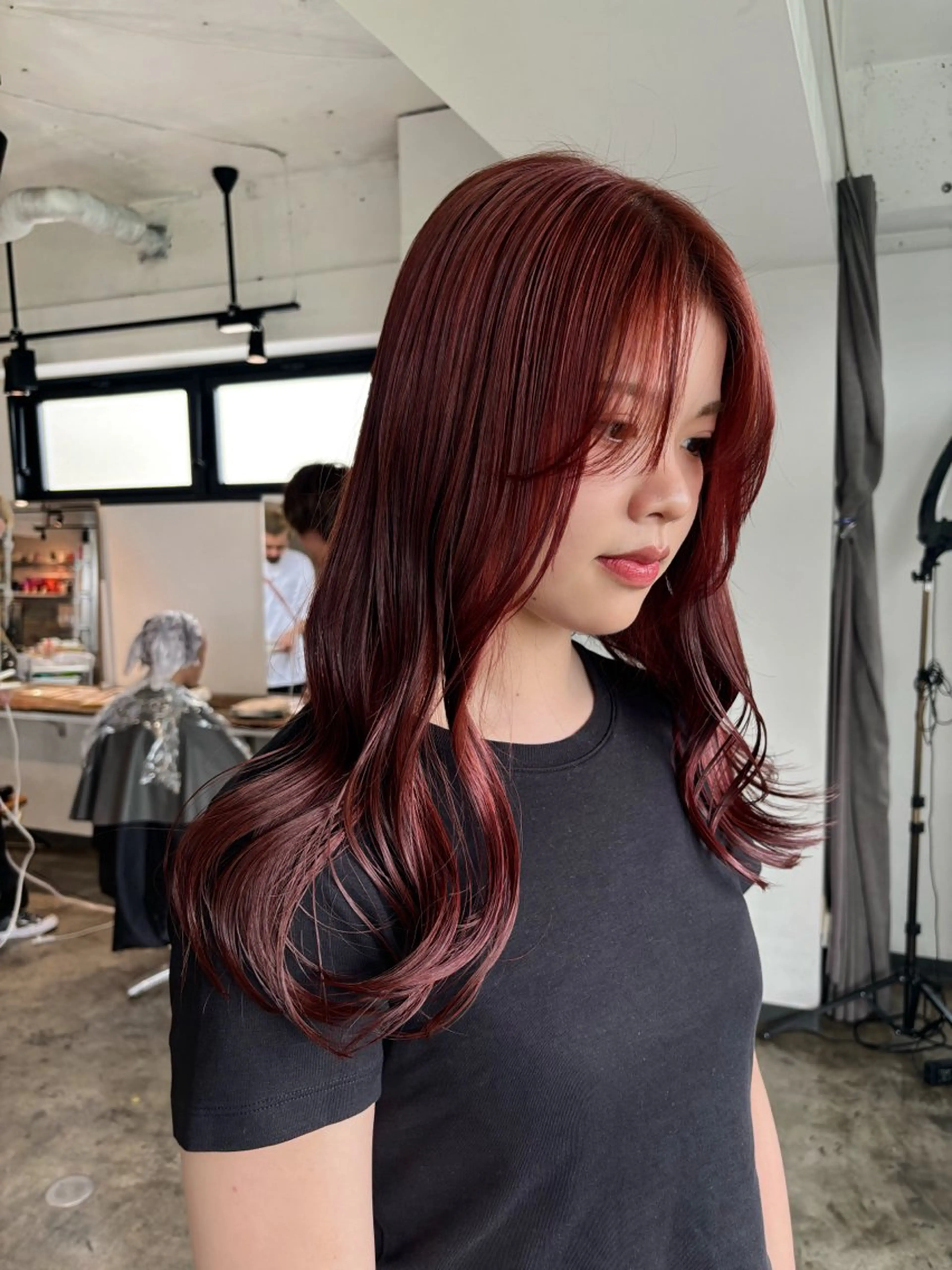 セミロング カラー ボルドーカラー ケアカラー レッドカラー 暖色カラー🍒 ケアブリーチ/akiのヘアスタイル