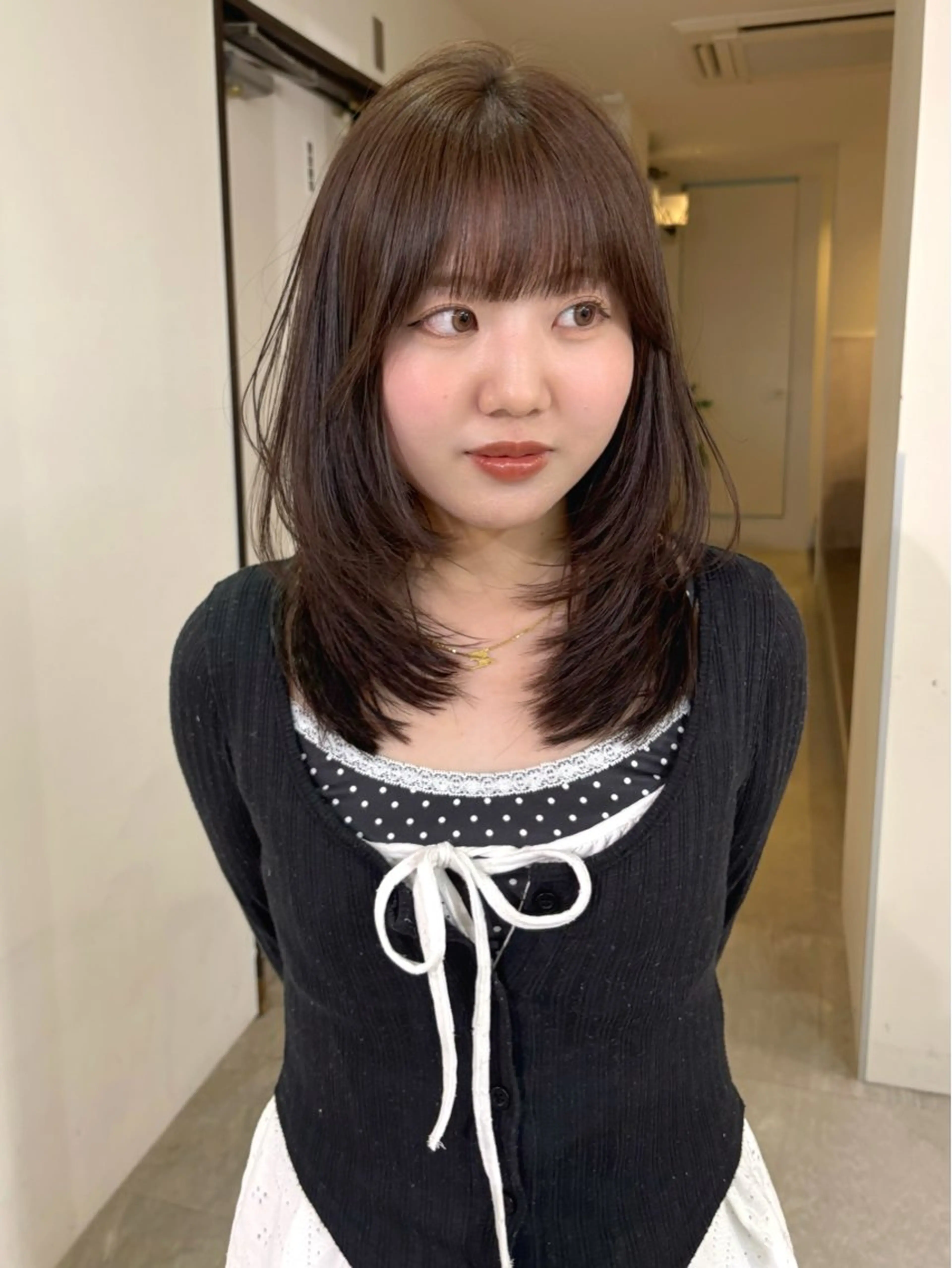 ロング カラー 透明感カラー くびれヘア レイヤーカット ロング 小顔カット カット ヘアカラー mizuki/ピンク ベージュ.レイヤーのヘアスタイル