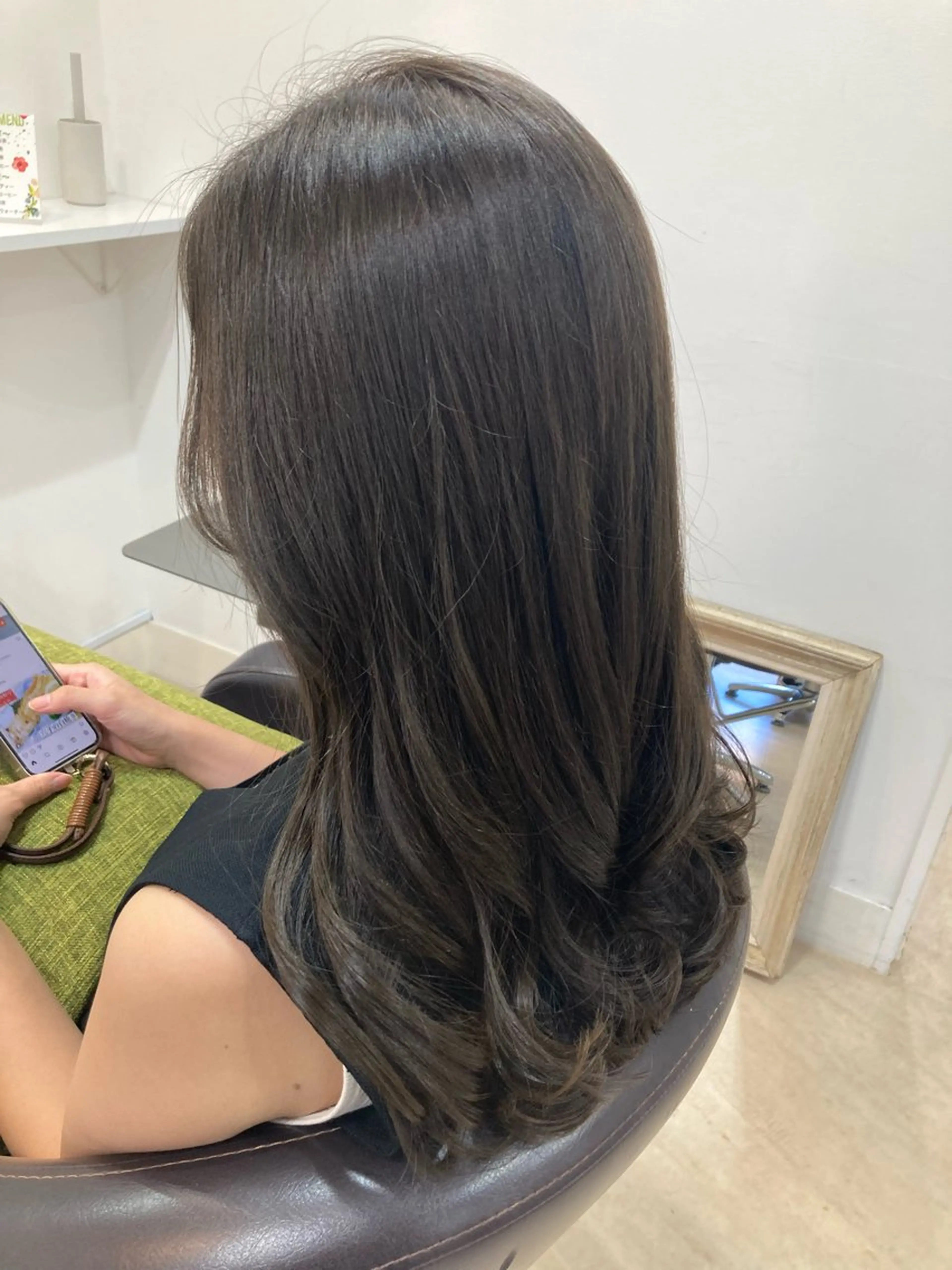 セミロング カラー カット ヘアカラー 韓国風⭐️くびれヘア 🍀高津かえでのヘアスタイル