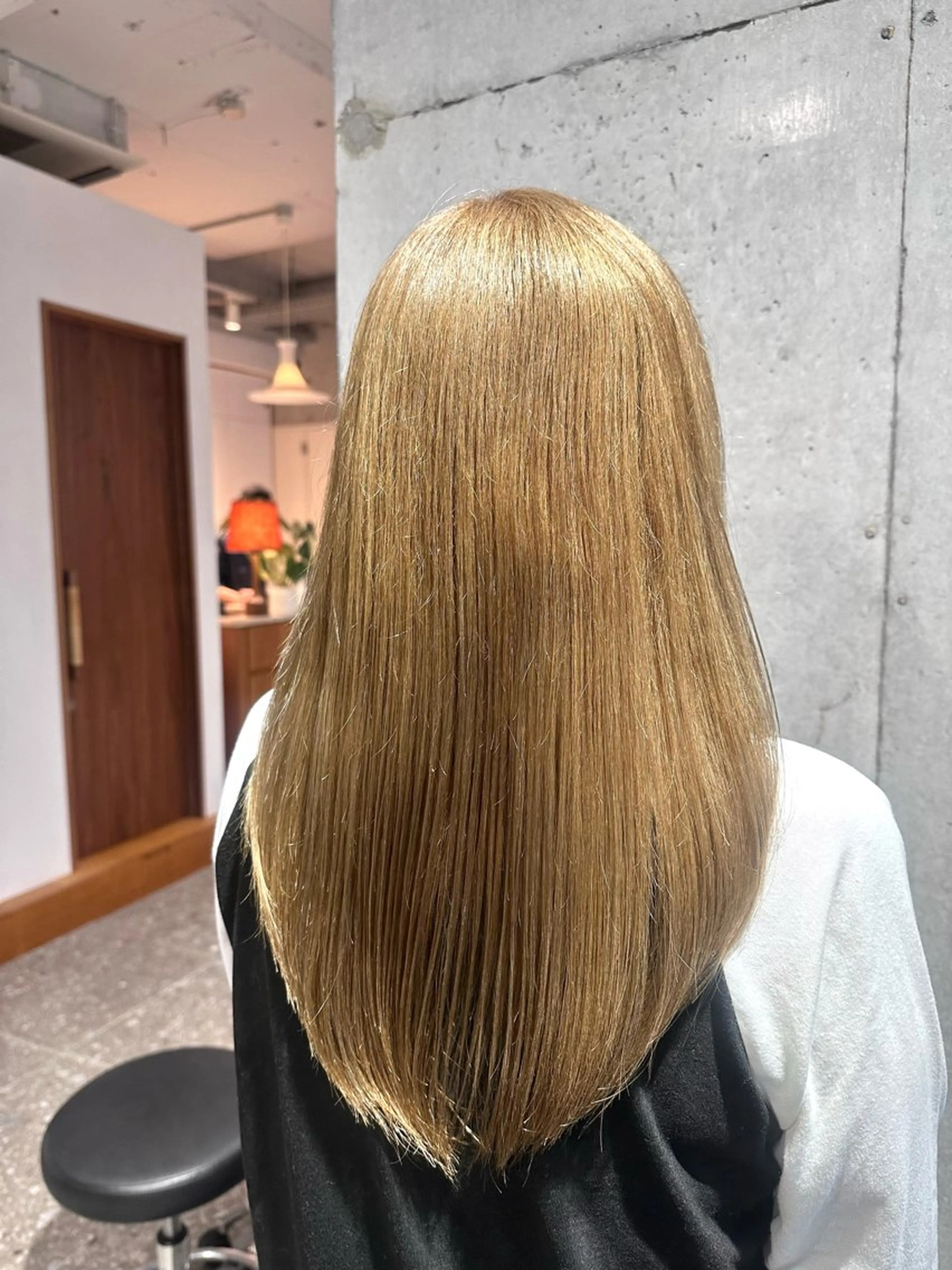 セミロング 金澤 花のヘアスタイル