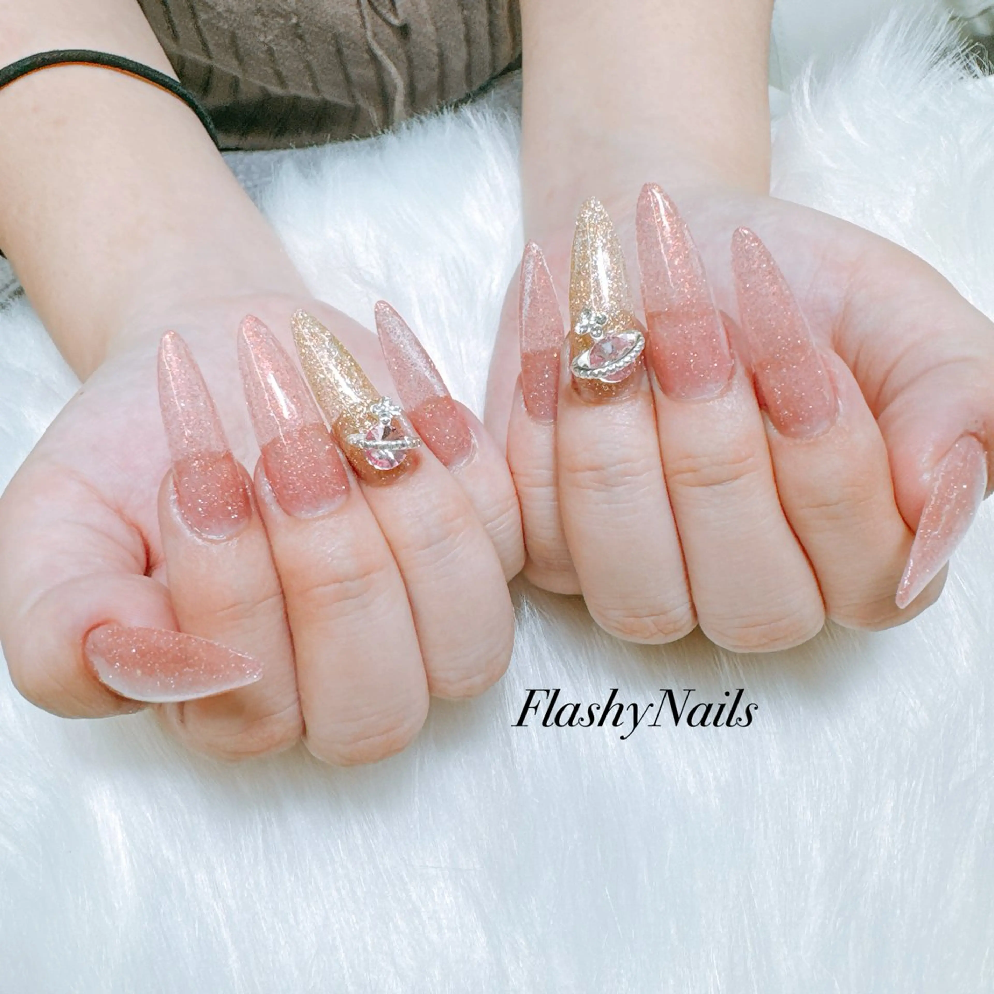 ネイル Flashy Nailsのネイルデザイン
