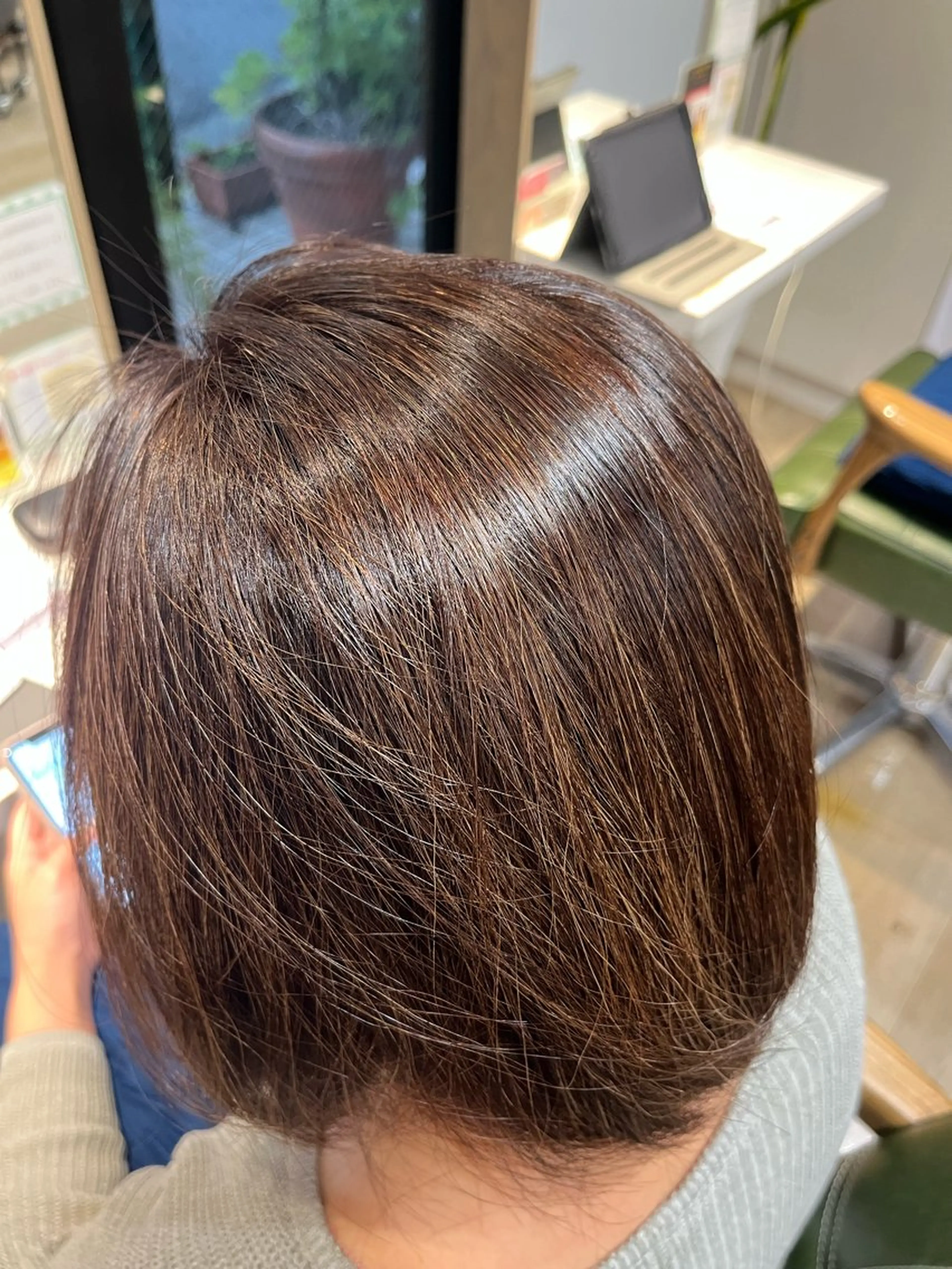 ミディアム 小鴨 美佳のヘアスタイル