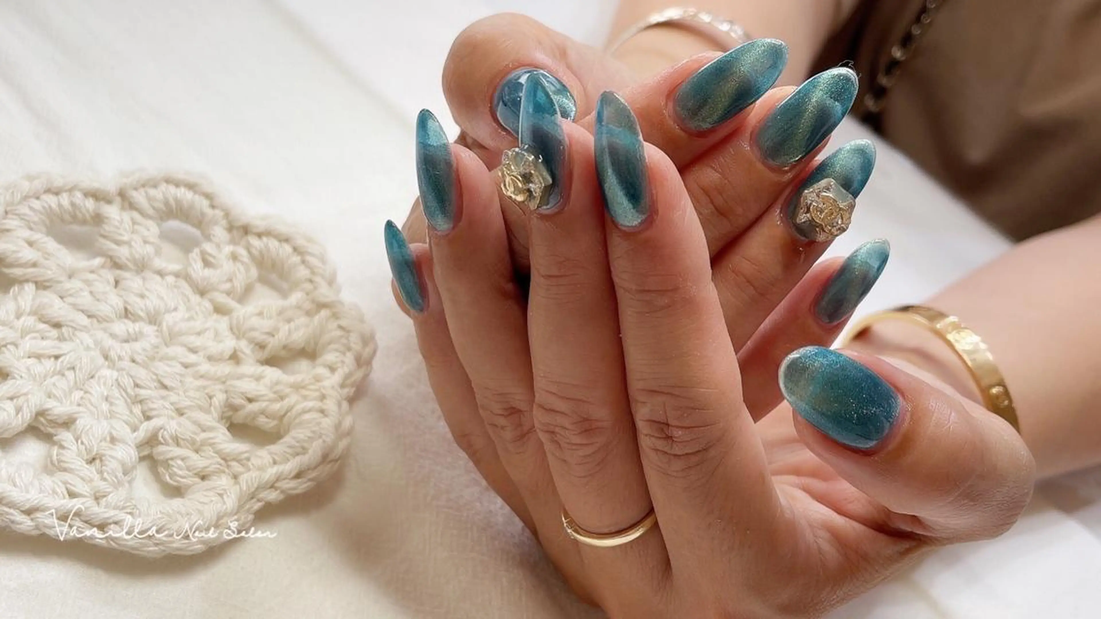 ネイル ストーンネイル Vanilla nail salonのネイルデザイン