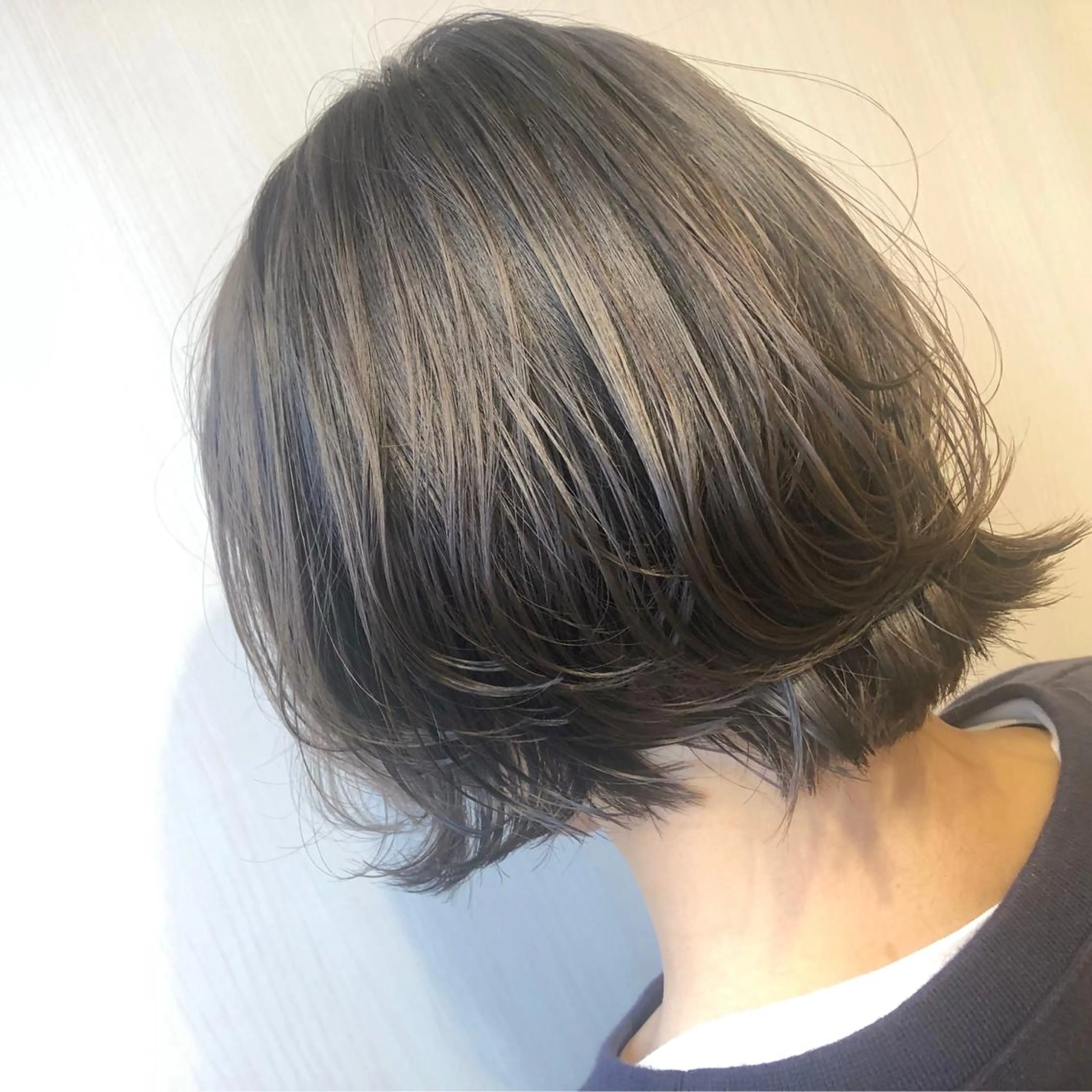 カラー 川本 あゆのヘアスタイル