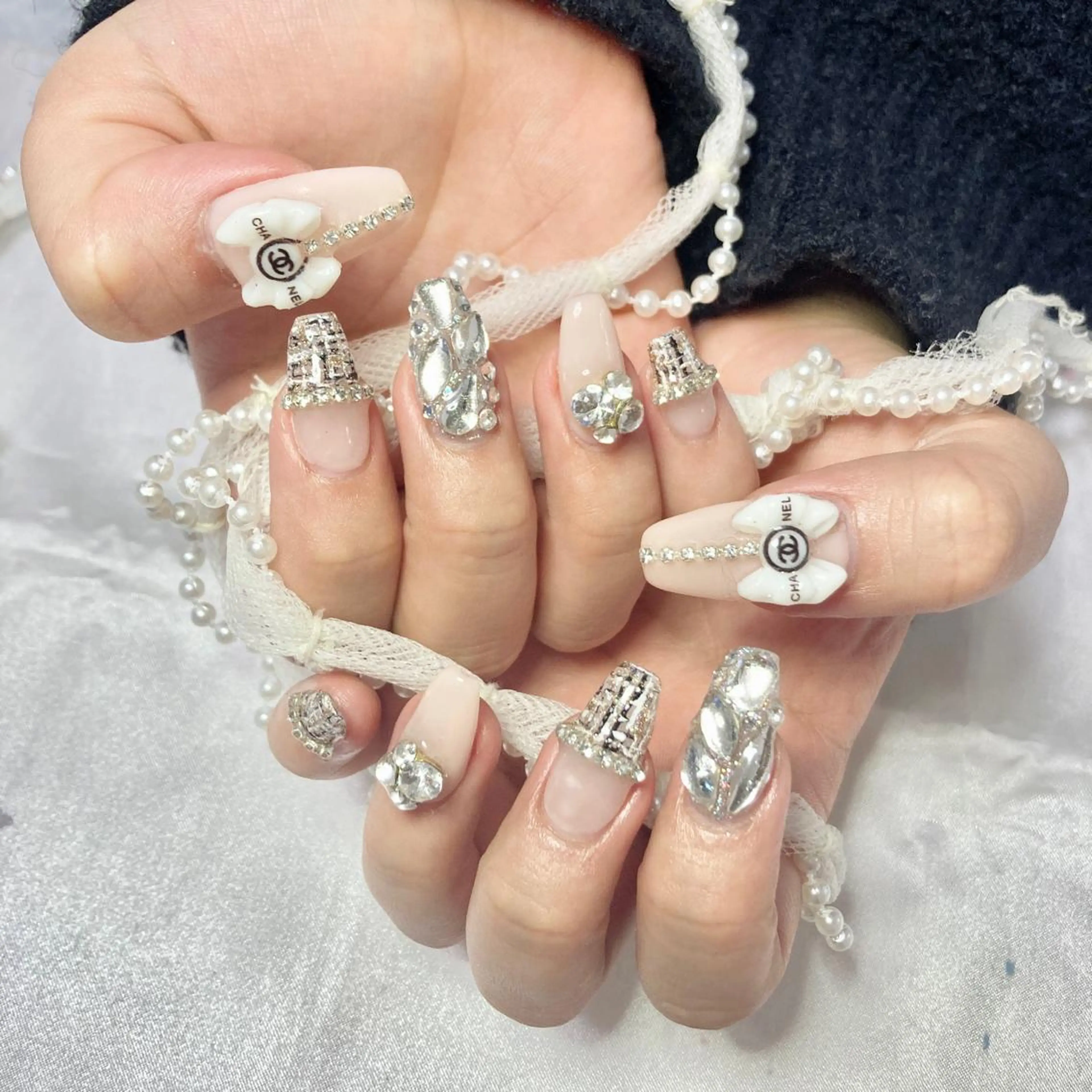 ネイル アートネイル オーロラネイル べっ甲ネイル ブラウン フットネイル 韓国ネイル/新大久保 4分 【Toko】のネイルデザイン