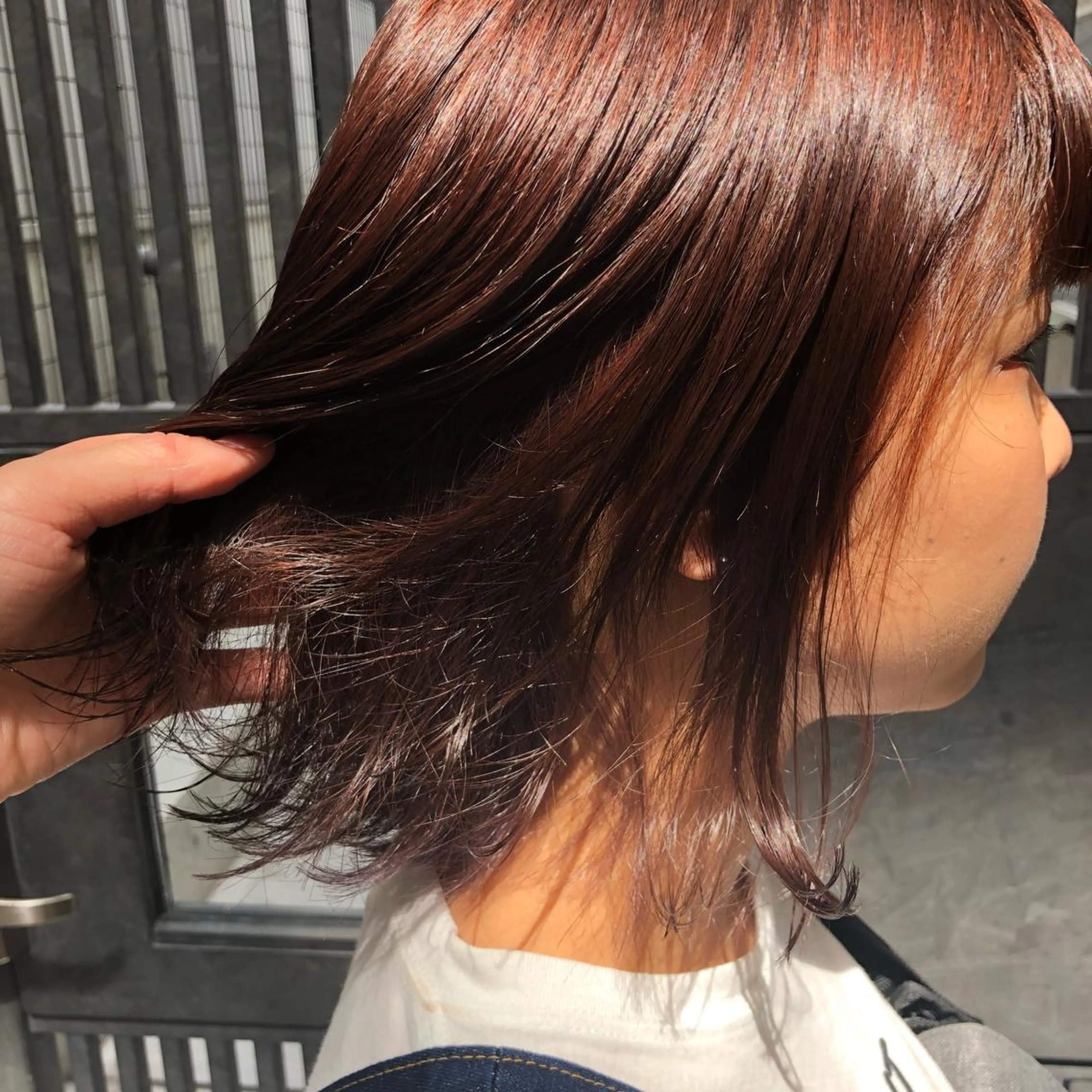 ミディアム カラー ウルフカット／吉村 桃子のヘアスタイル