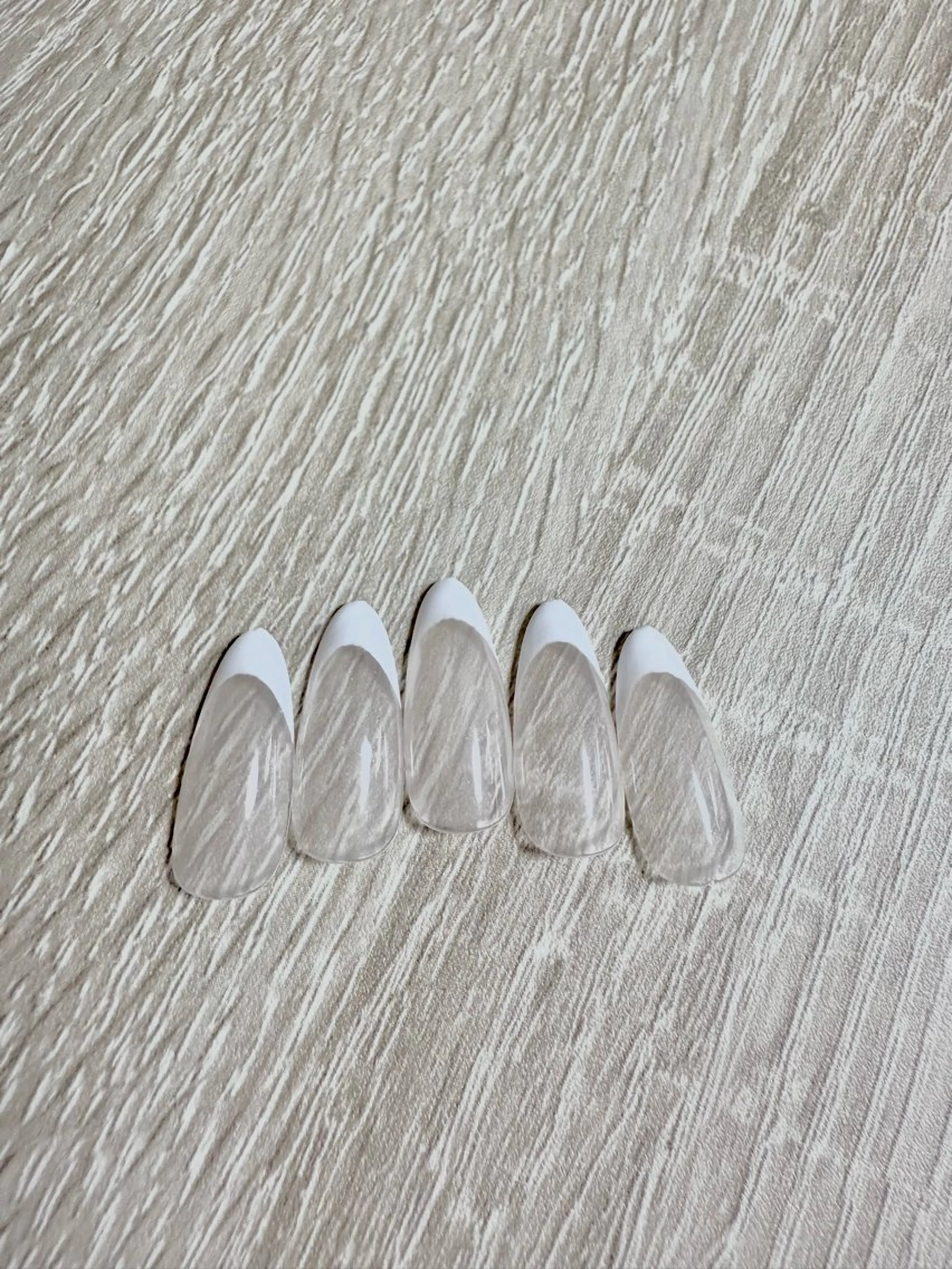 ワンカラーフレンチネイルの写真