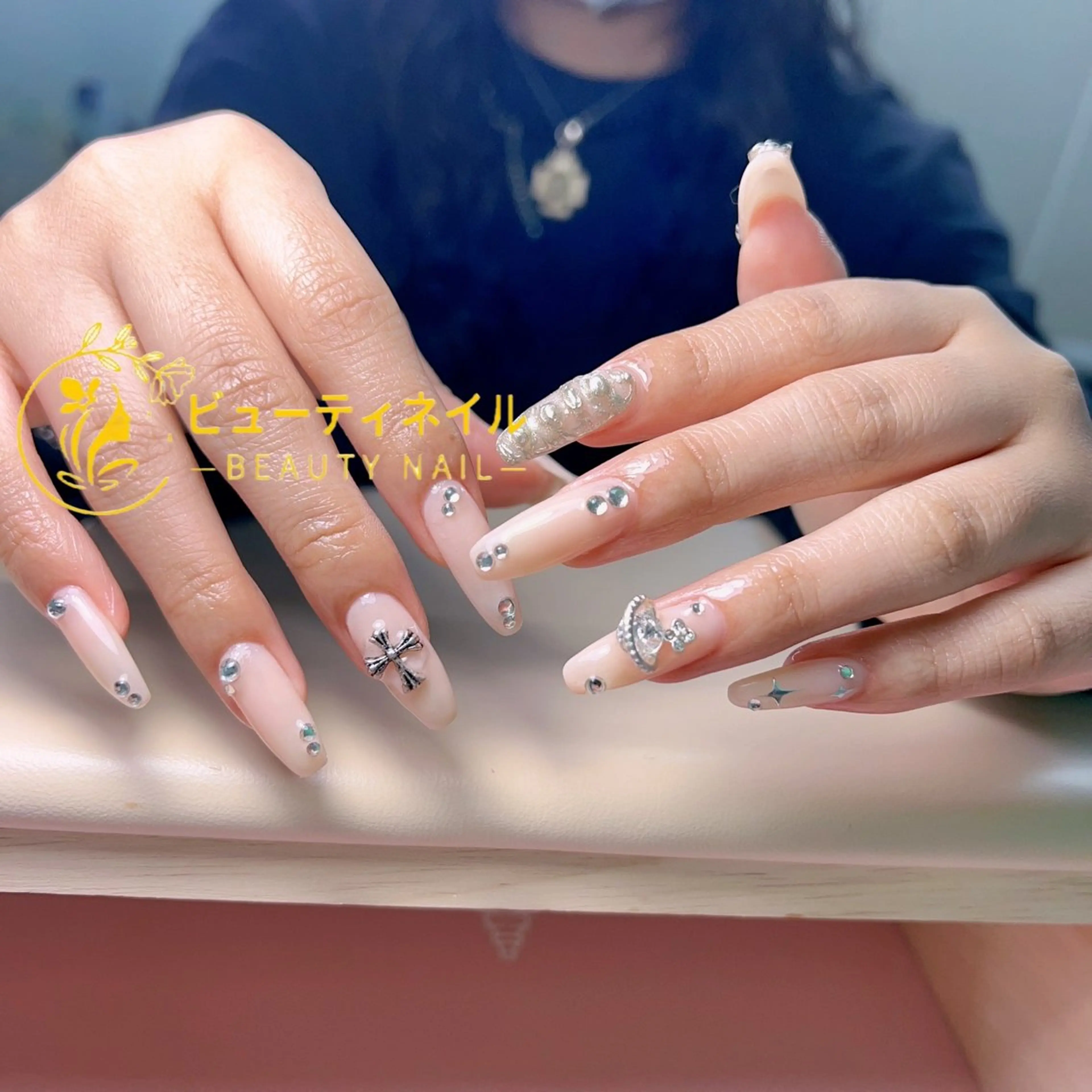 ネイル 長さ出し ジェルネイル Moonstone Salonのネイルデザイン