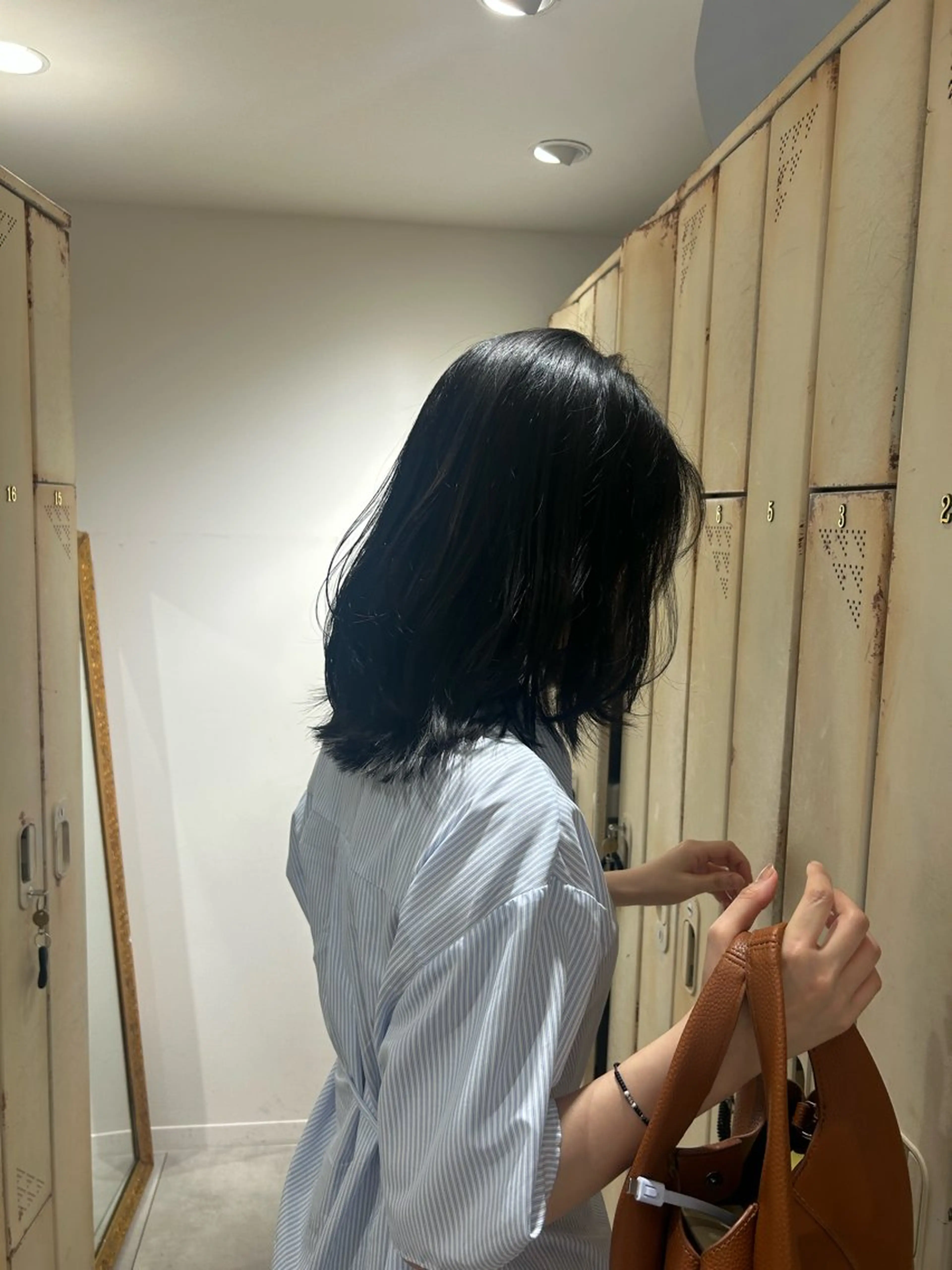 ミディアム カラー 透明感カラー ハイトーンカラー Nanami🧸🤍 ワンカラーモデル募集のヘアスタイル