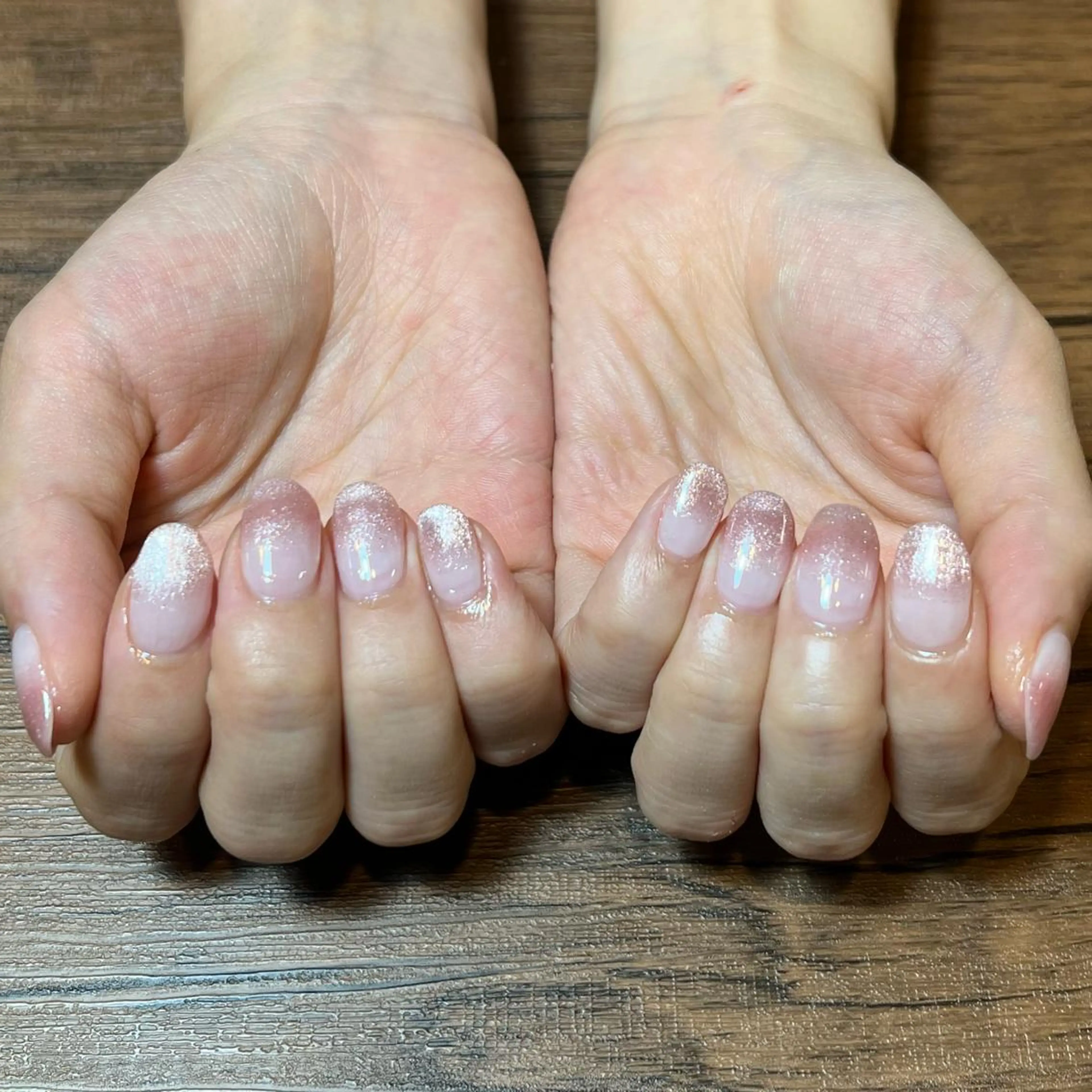 ネイル クリアネイル ピンク ホワイト ハンドネイル HENRIETTA NAILSALONのネイルデザイン