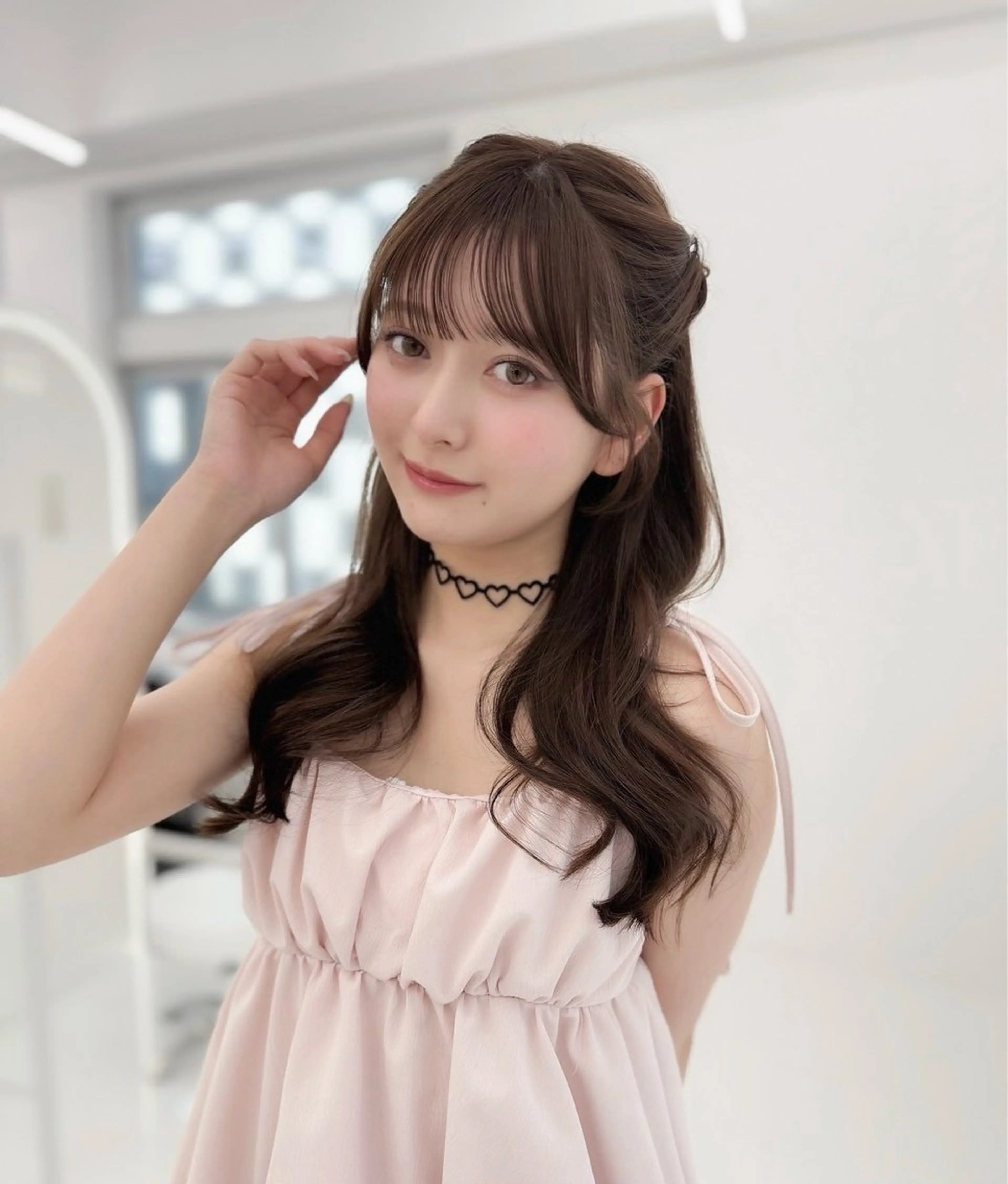 ロング カラー ヘアアレンジ カット ヘアカラー トリートメント 前髪/顔周り/透明感 艶カラーとどさんのヘアスタイル