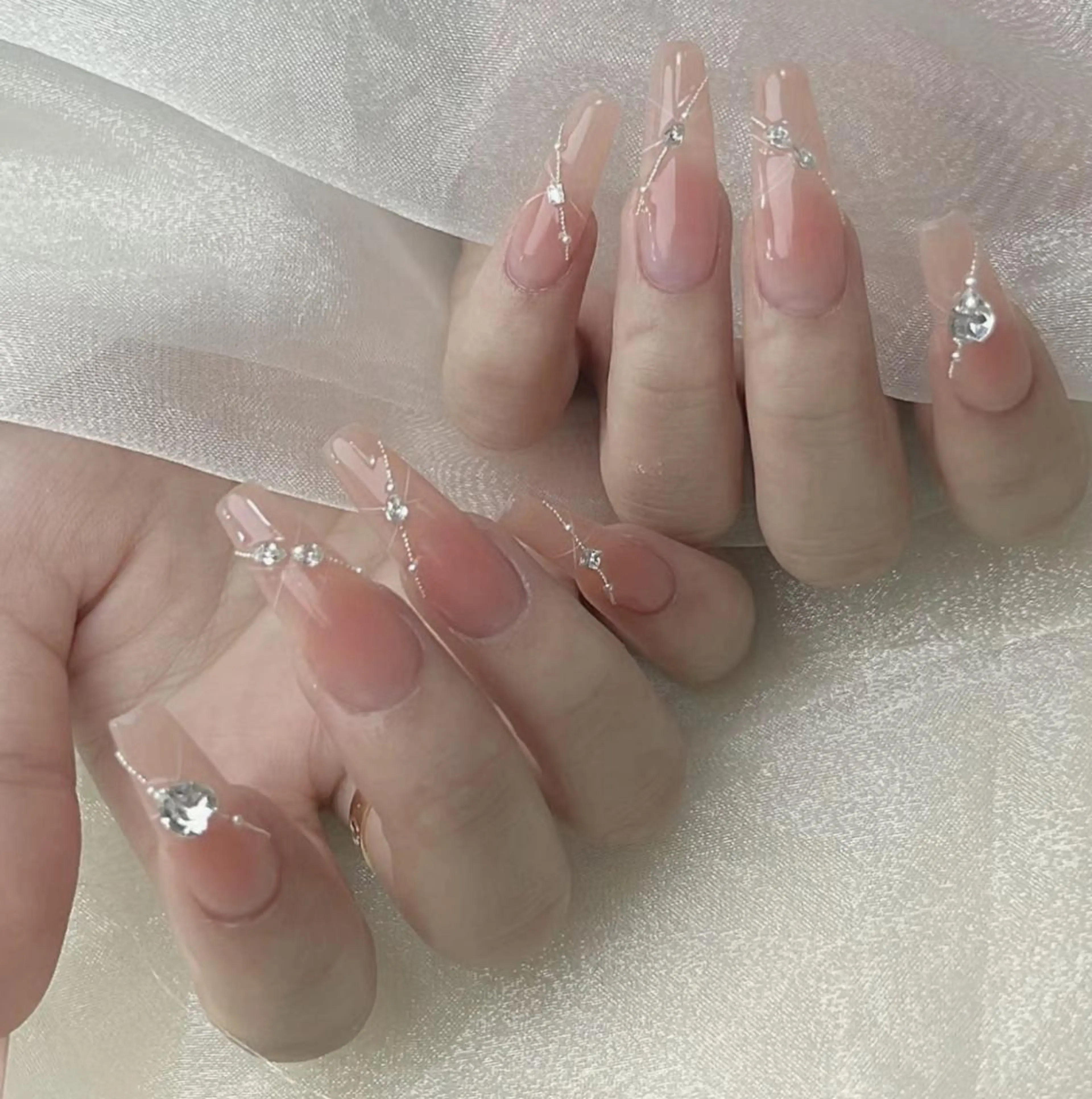 ネイル アートネイル 長さ出し ネイルチップ Queens momoのネイルデザイン