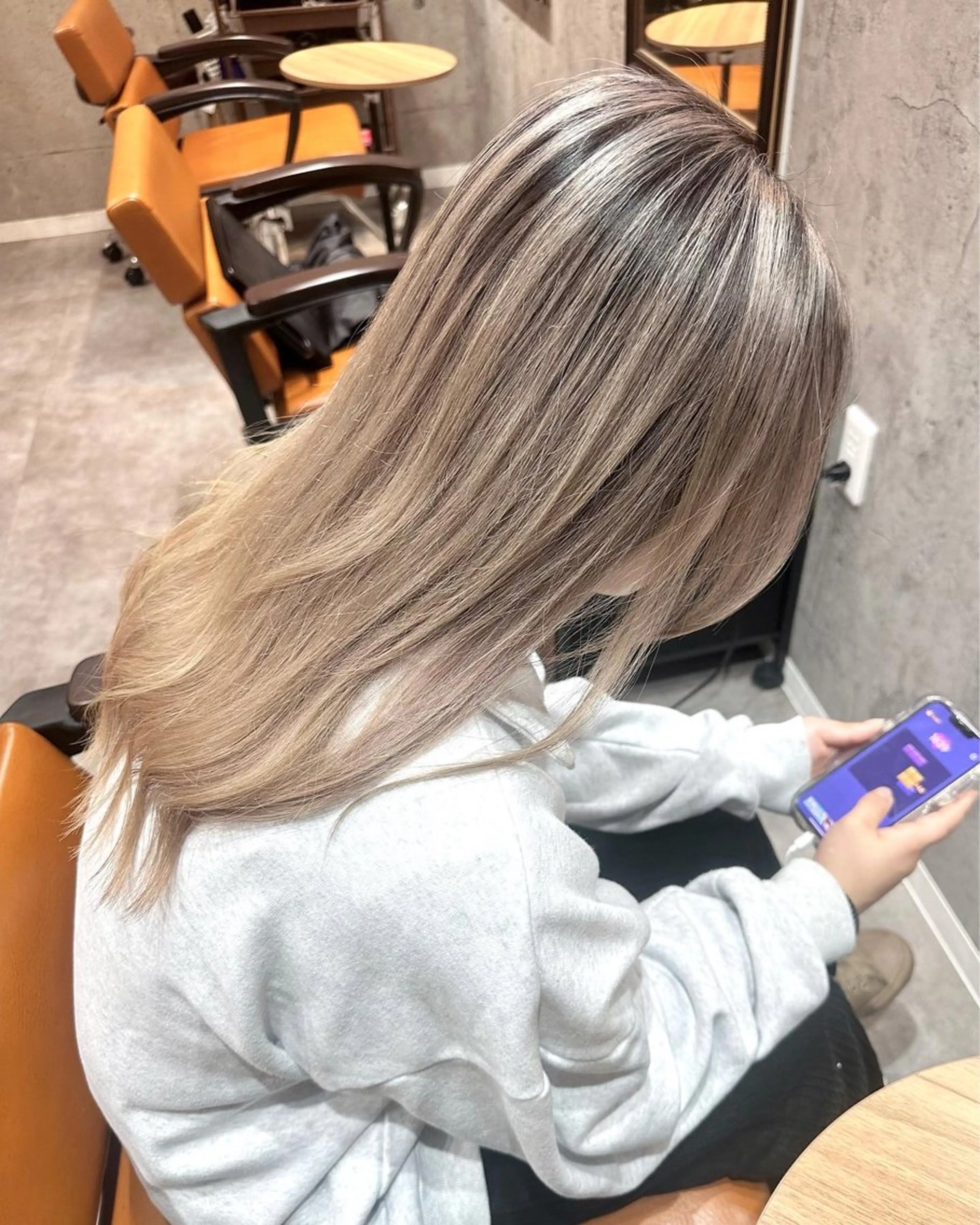 セミロング ヘアカラー 🔷ブリーチバレイヤ ージュ🔷飯野達也のヘアスタイル