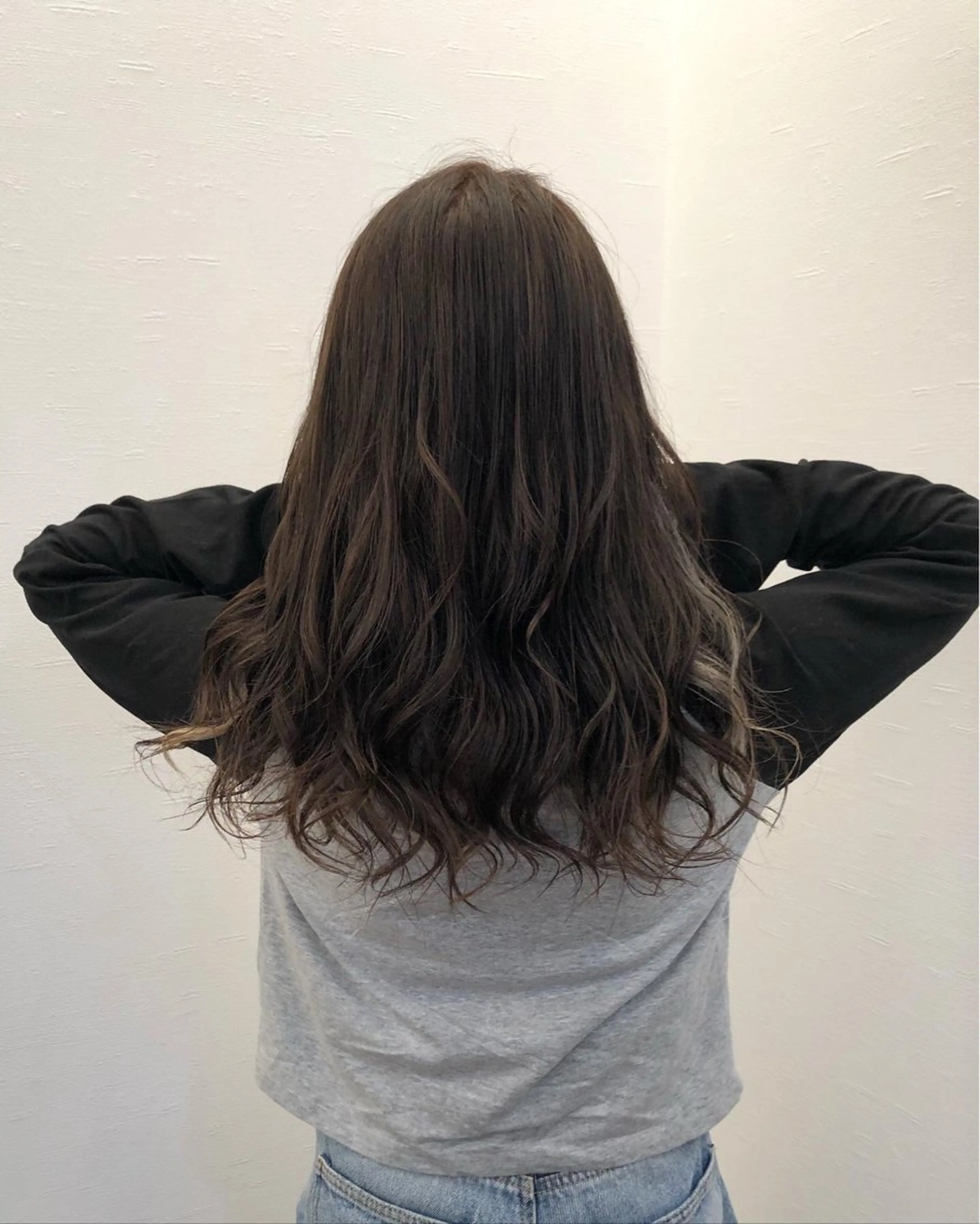 カラー ツノガイ エリのヘアスタイル