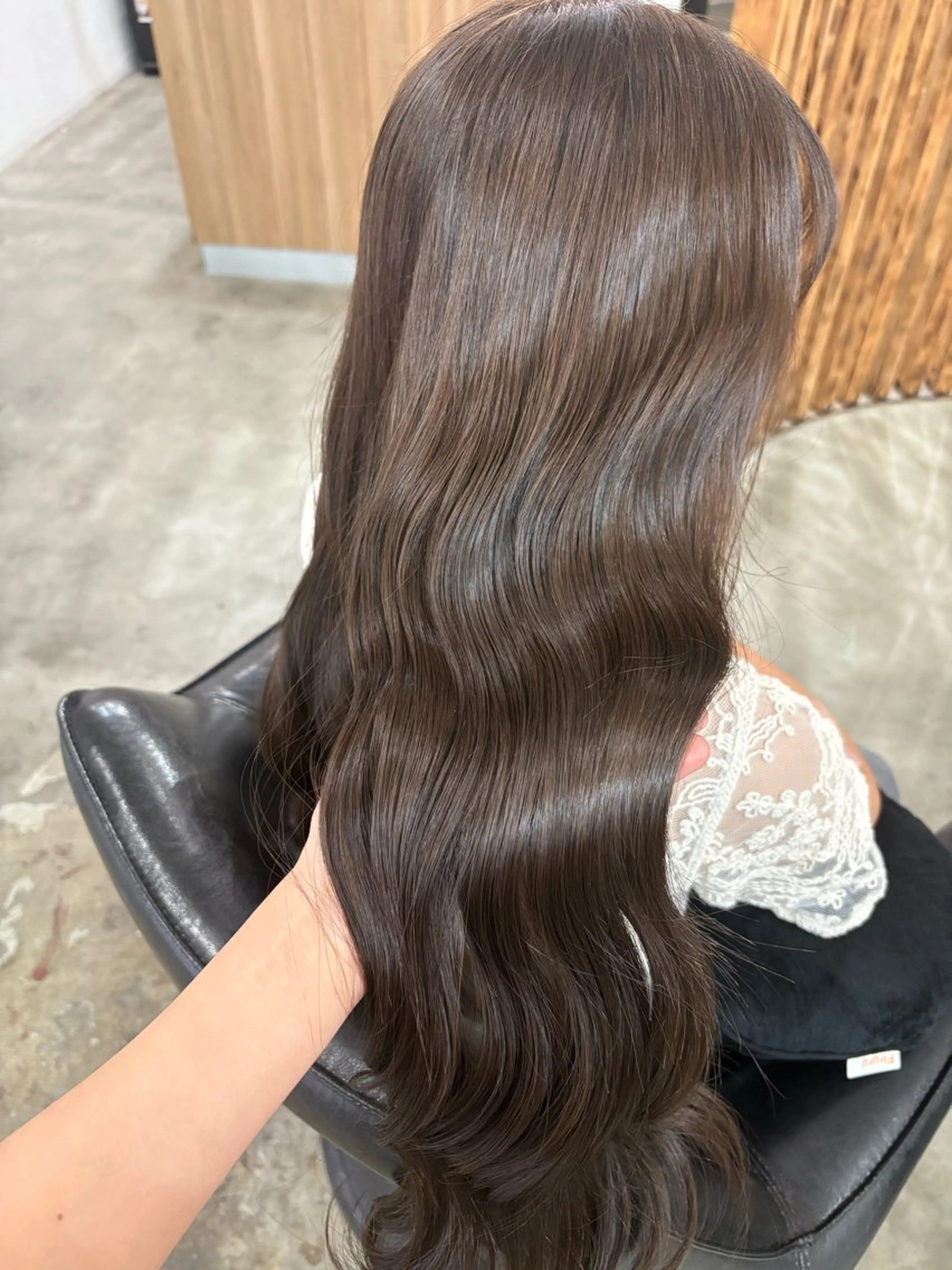 ロング カラー ベージュカラー 當銘 花蓮のヘアスタイル