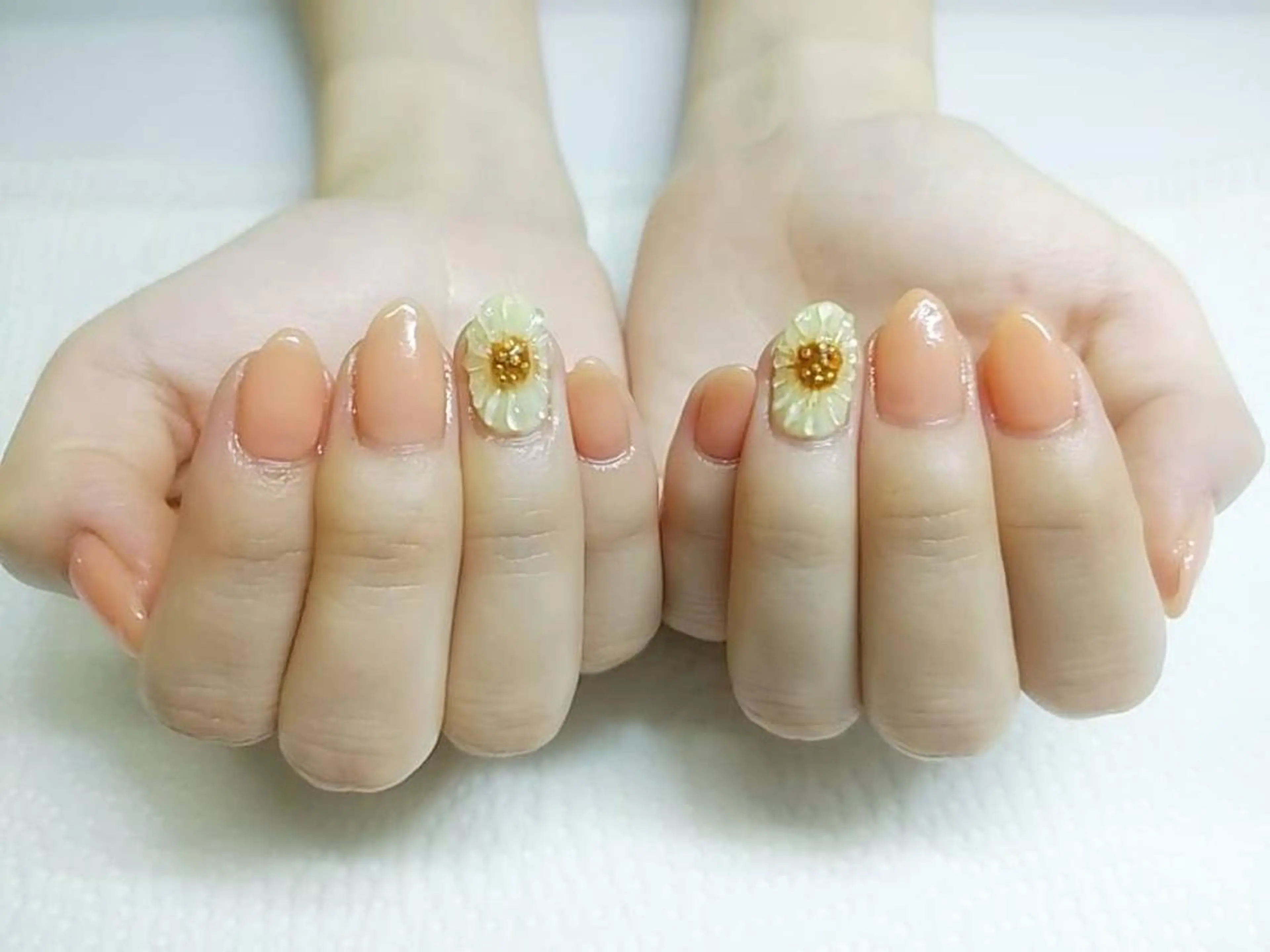 ネイル フラワーネイル 持ち込み ハンドネイル ハンドケア プライベートサロン RosyLily所属・プライベートサロン Rosy Lilyのネイルデザイン