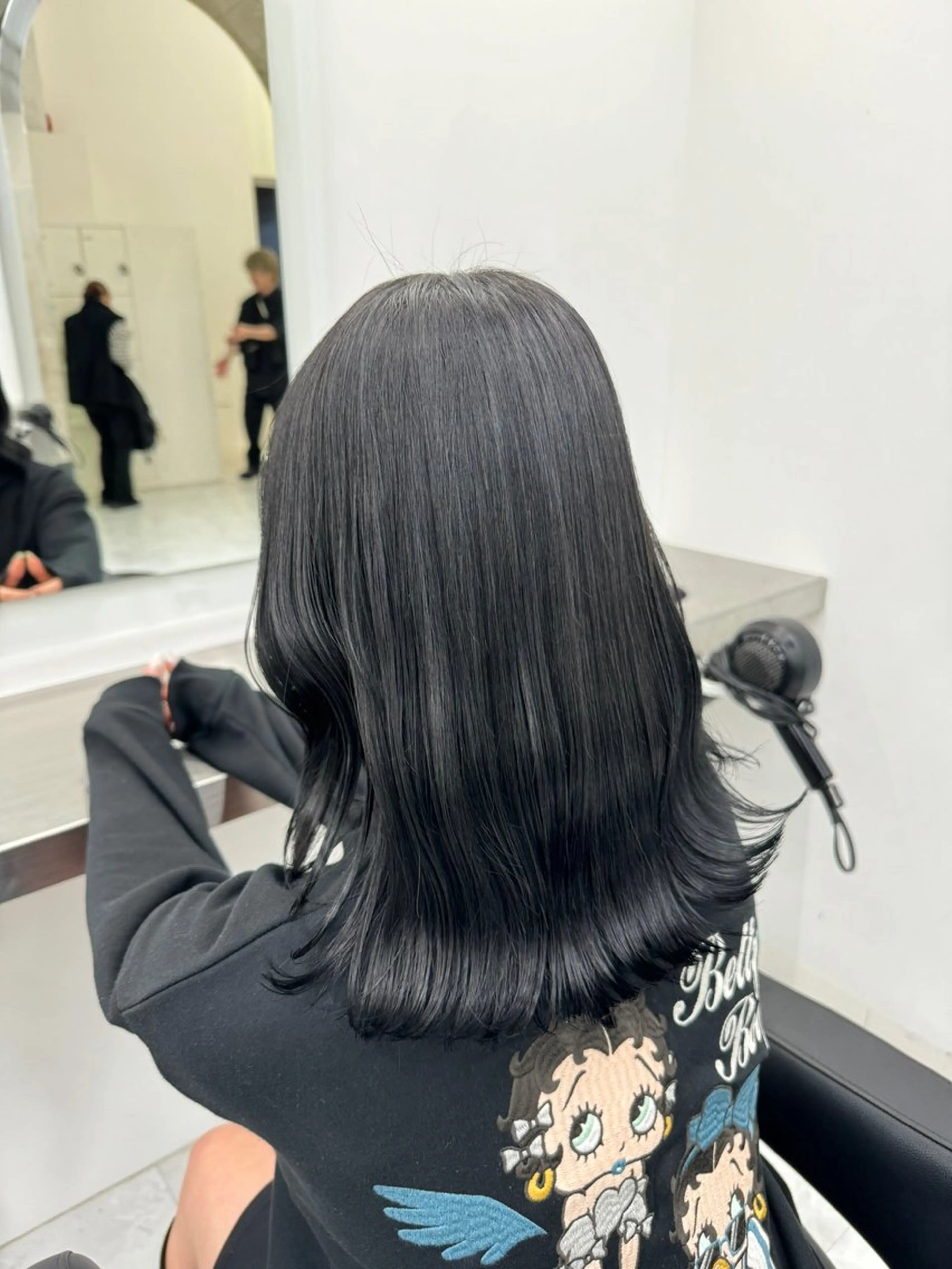 ミディアム カラー ヘアアレンジ 縮毛矯正🤍 盛れるボブ/ひかりのヘアスタイル