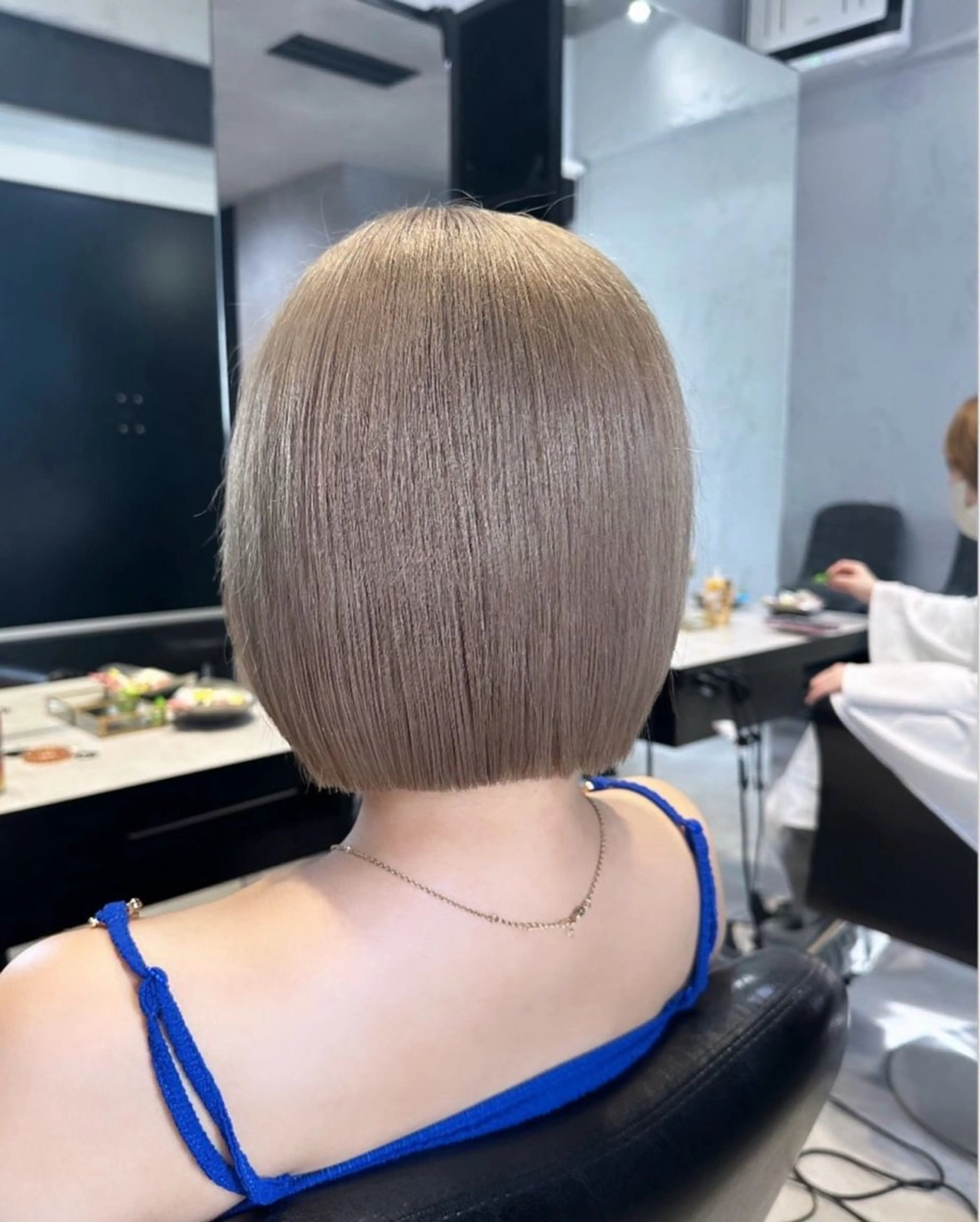 ショート カラー 切りっぱなしボブ プルエクステ ブリーチ グレージュ ボブ ヘアカラー 【原宿プルエクステ】 NANAMIのヘアスタイル