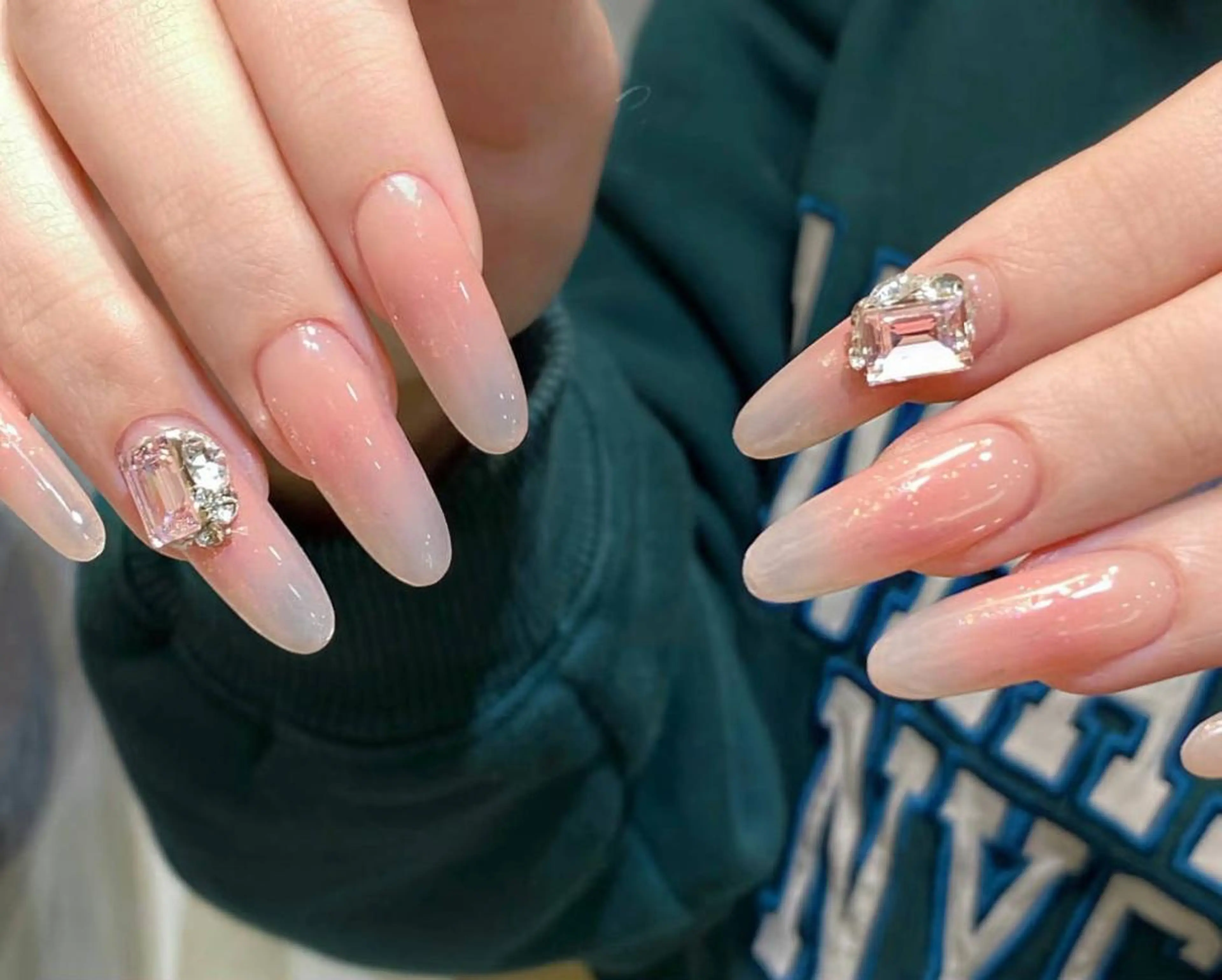 マツエク・マツパ ハンドネイル エリ🫧 nail池袋東口のネイルデザイン