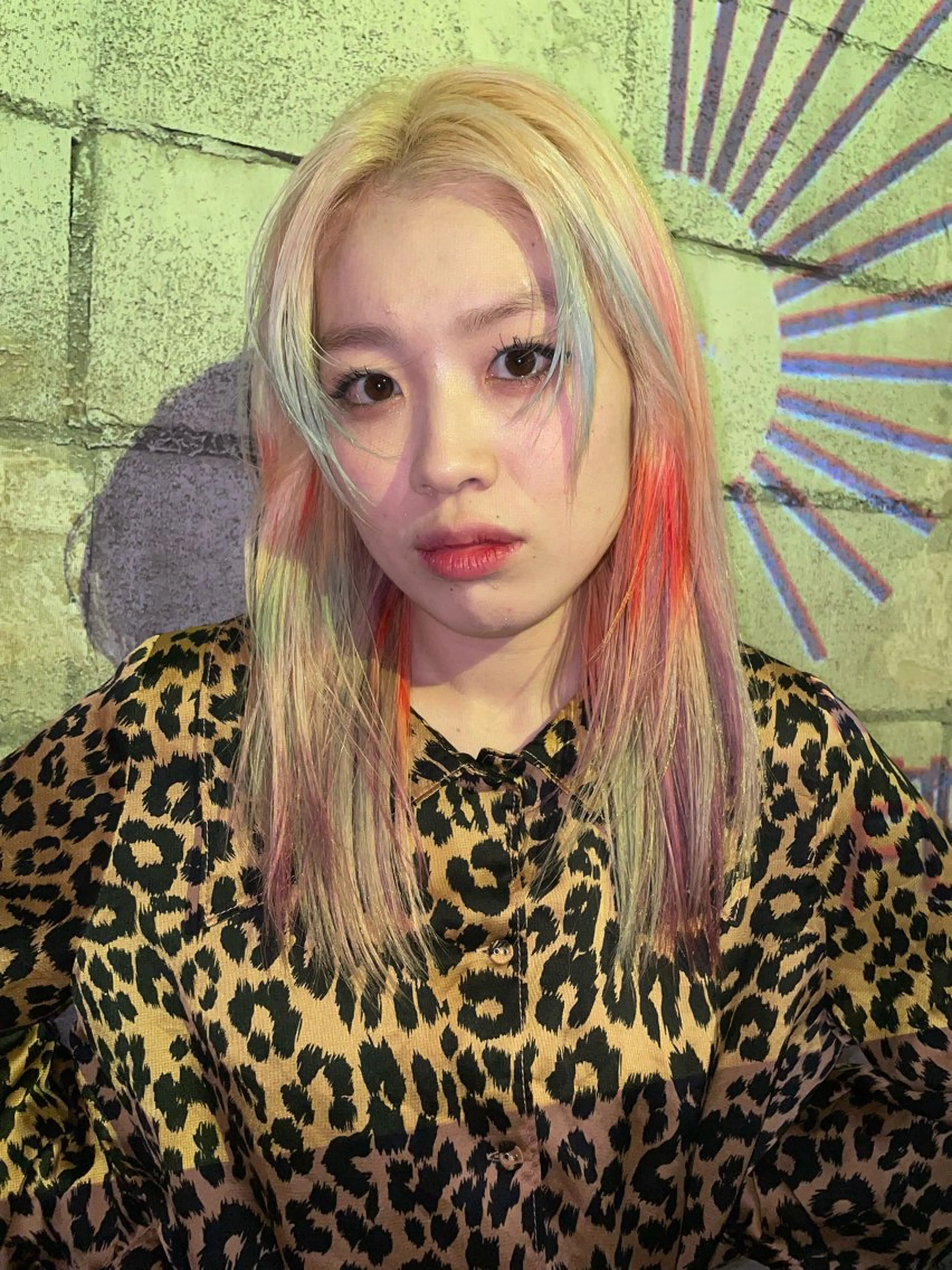 オリジナルデザインカラー🩵✨　持ち込みデザイン＋3000円　(シャンプー料金ロング料金なし／ブリーチ込み)の写真