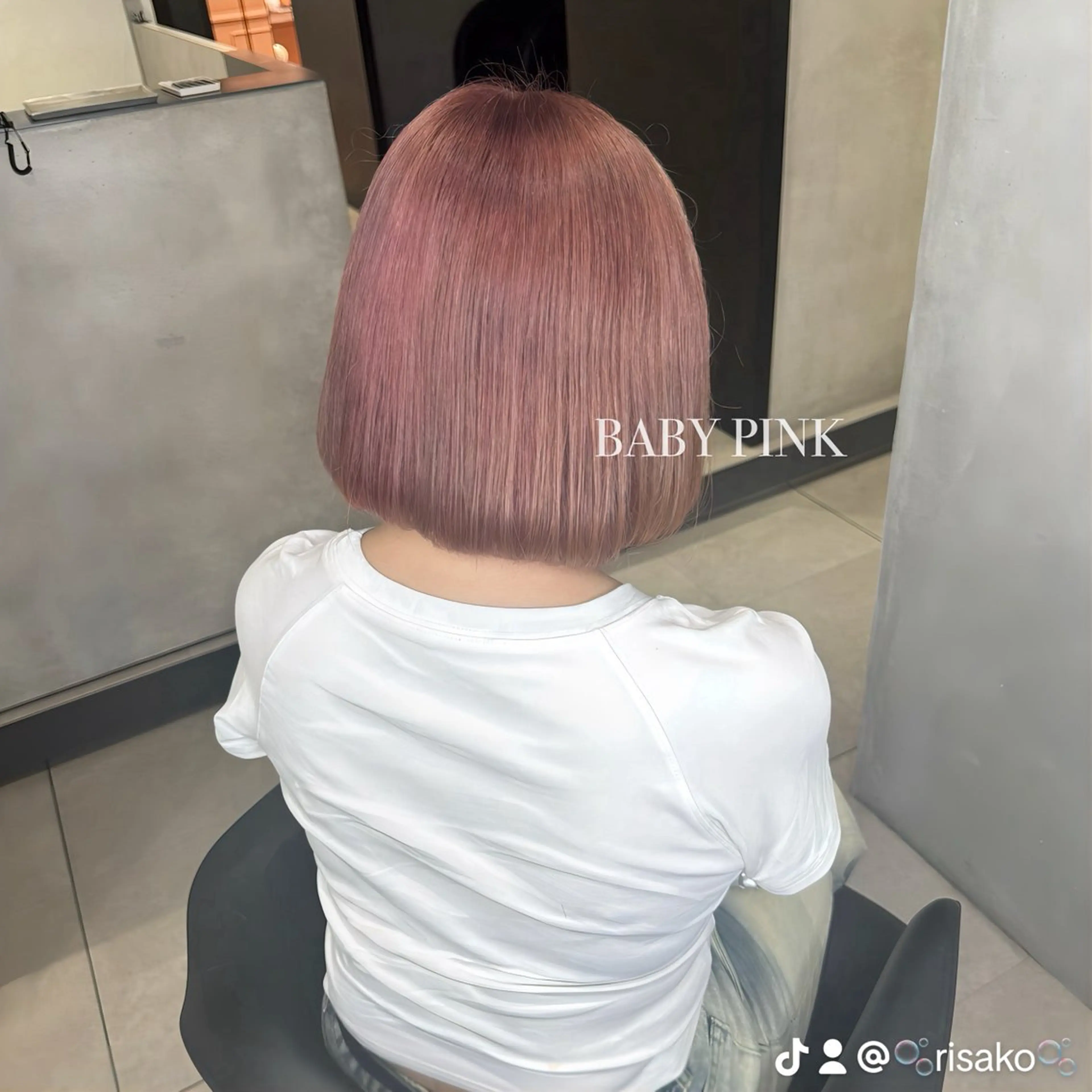 ミディアム カラー ブリーチ ピンクカラー ヘアカラー 大阪 梅田/ ハイトーン/エクステのヘアスタイル