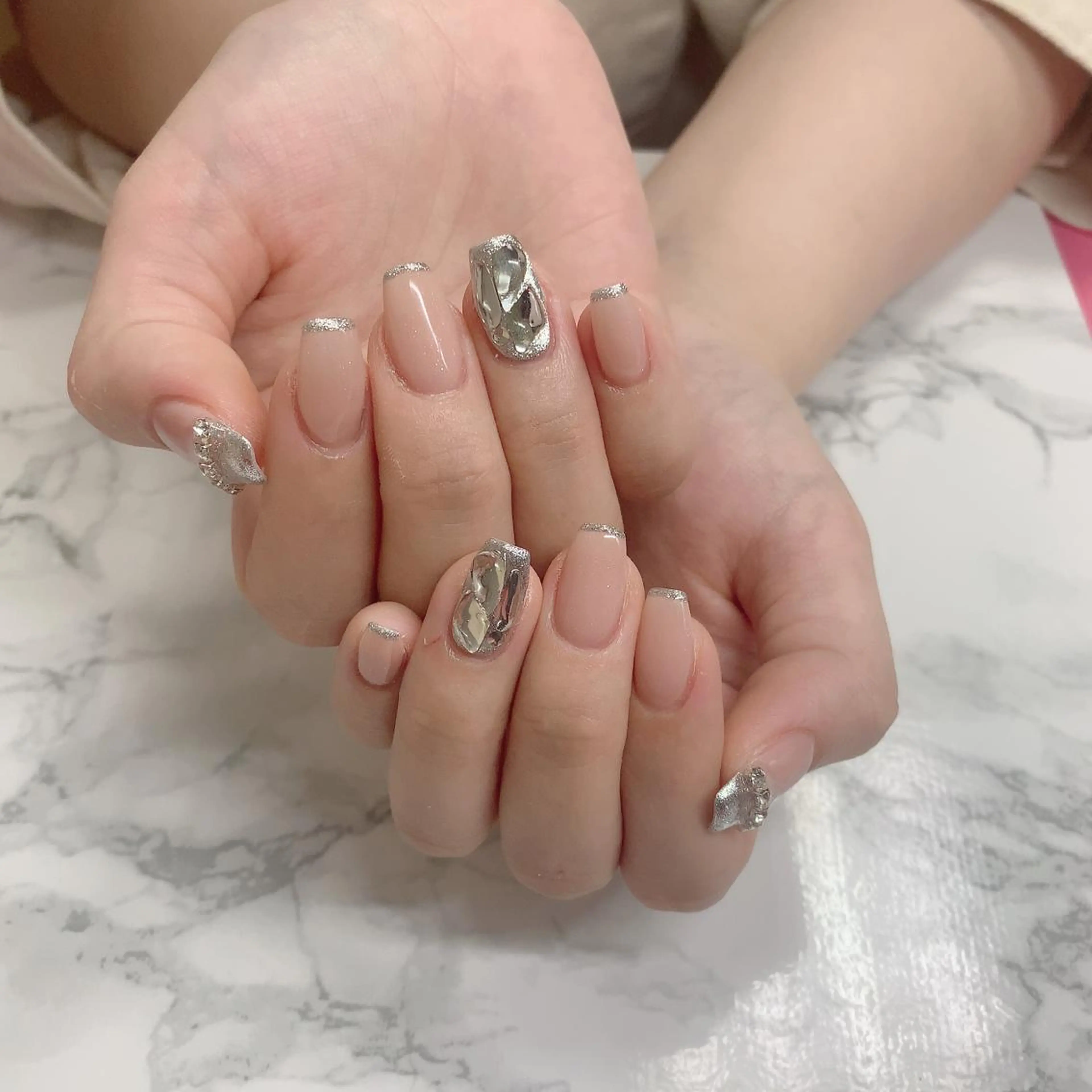 ネイル フレンチネイル はな💎ネイル ワンホン、長さ出しのネイルデザイン