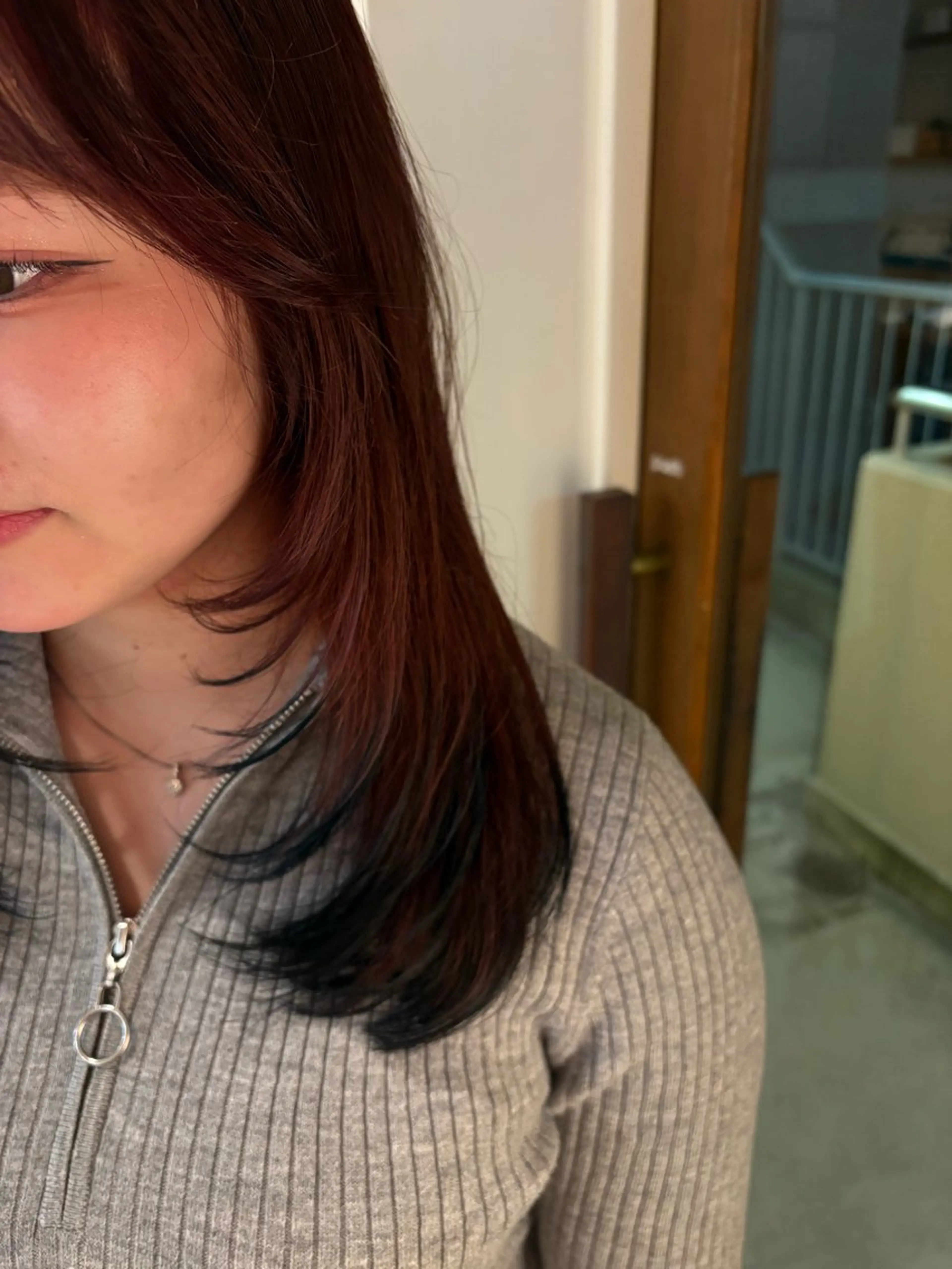 ミディアム カラー 黒髪 ブリーチ ダブルカラー ブリーチなしカラー 村井 美桜のヘアスタイル