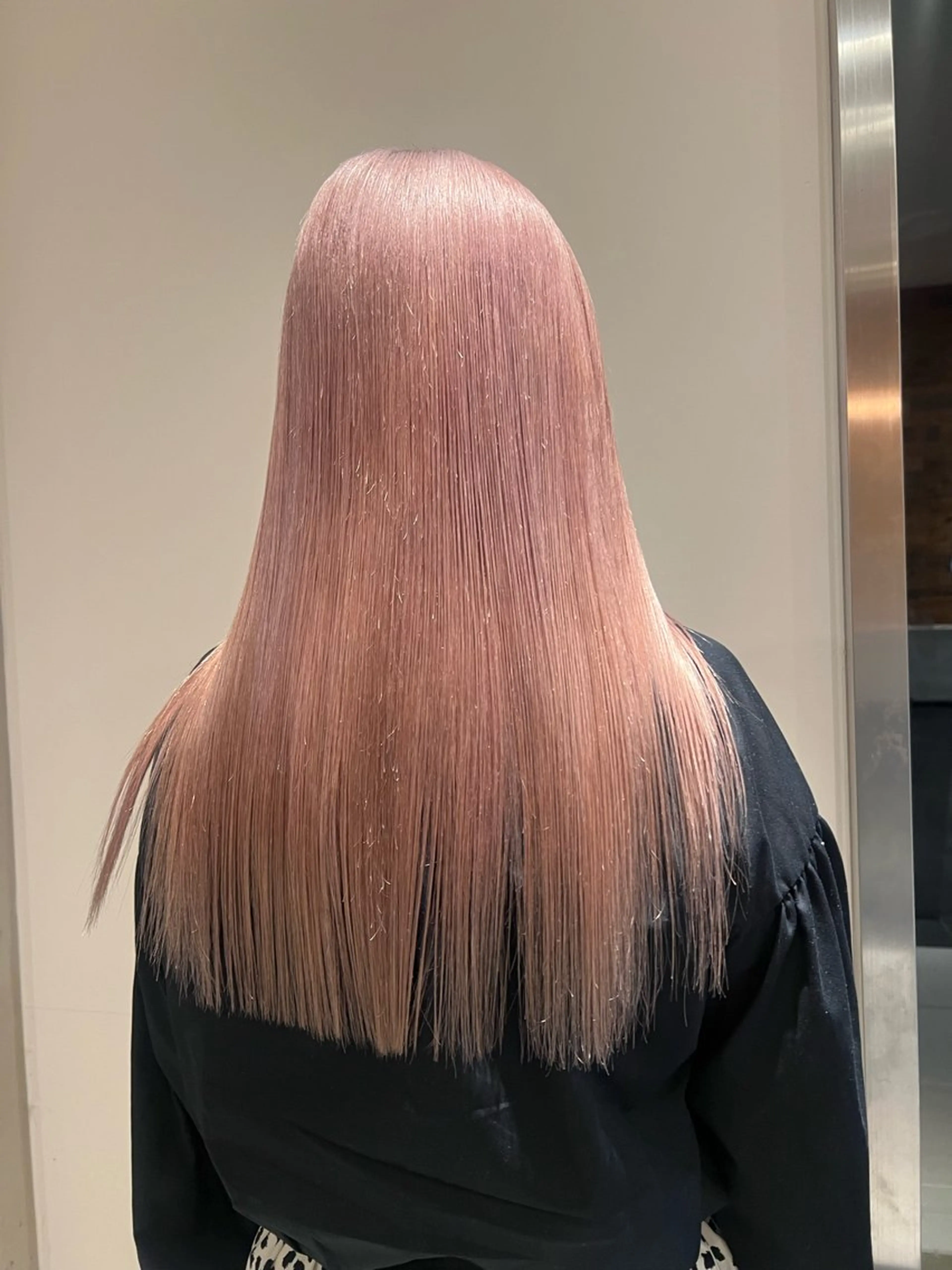 カラー hiyori /ハイトーンカラーのヘアスタイル