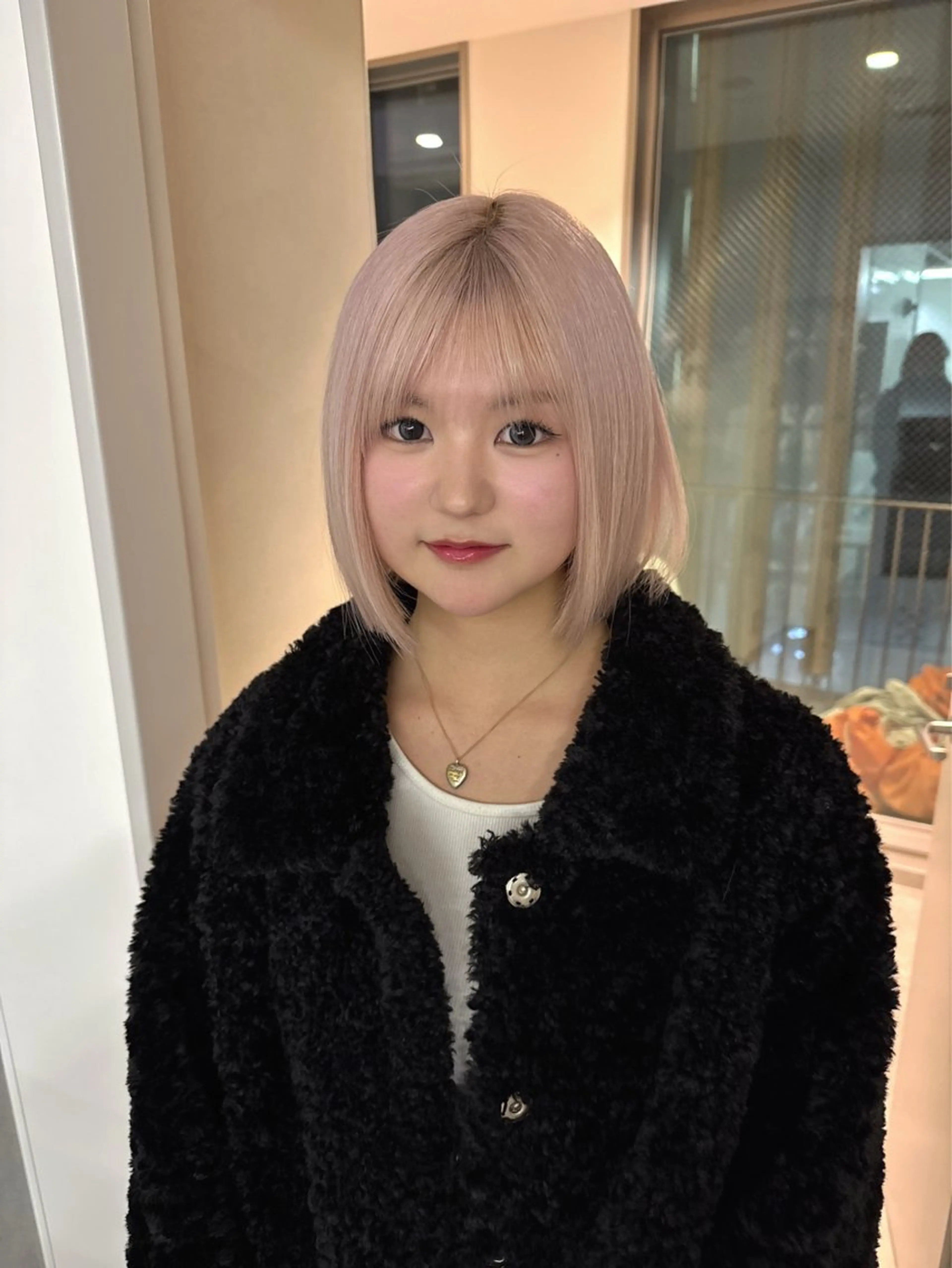 セミロング カラー ヘアカラー ハイトーン/ピンク カラー/めい🎀のヘアスタイル