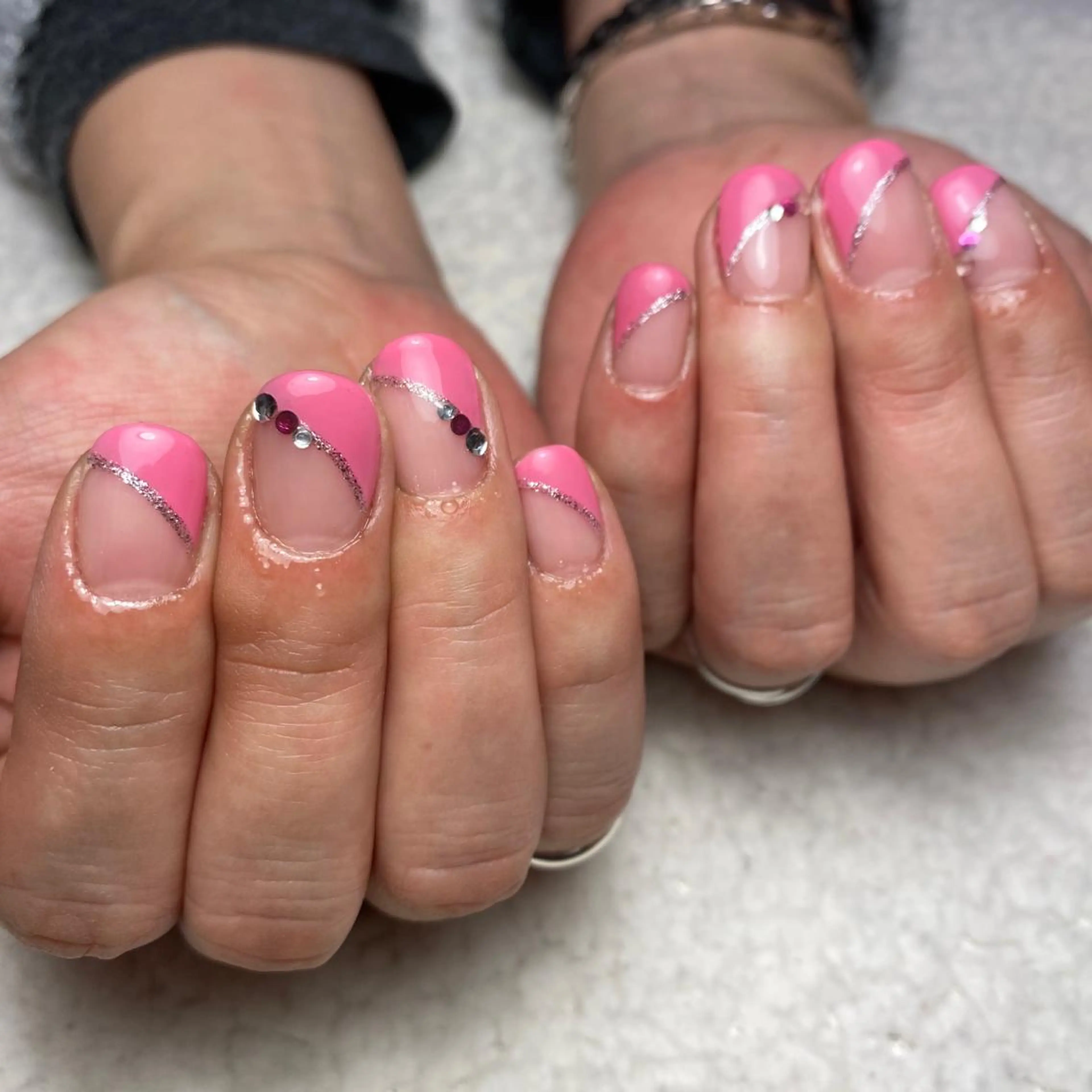 ネイル フレンチネイル 斜めフレンチ ピンク ハンドネイル COCO+所属・COCO +のエステ・リラクイメージ