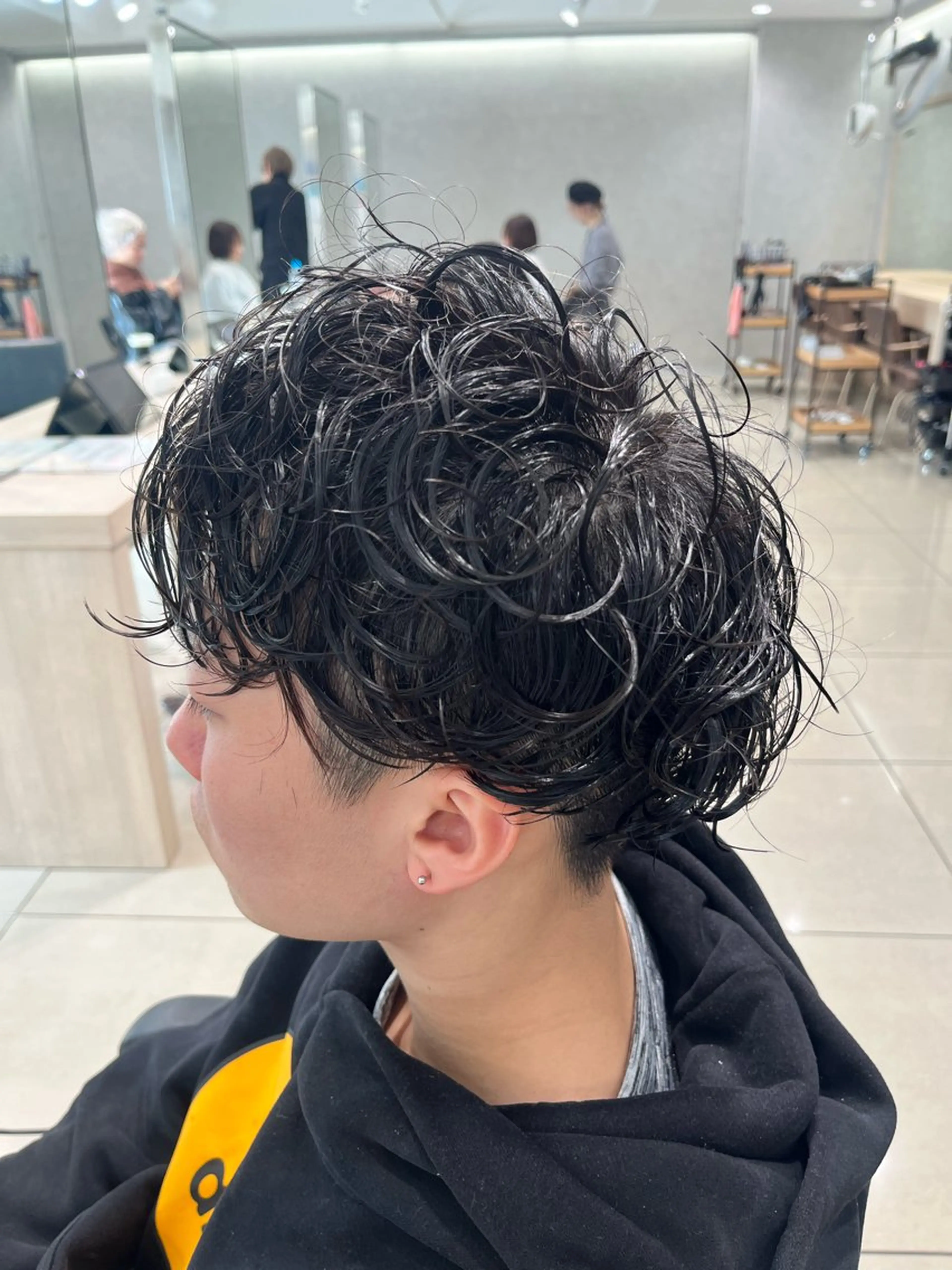 メンズ メンズブリーチ メンズパーマ カット パーマ 巖本 真希のヘアスタイル