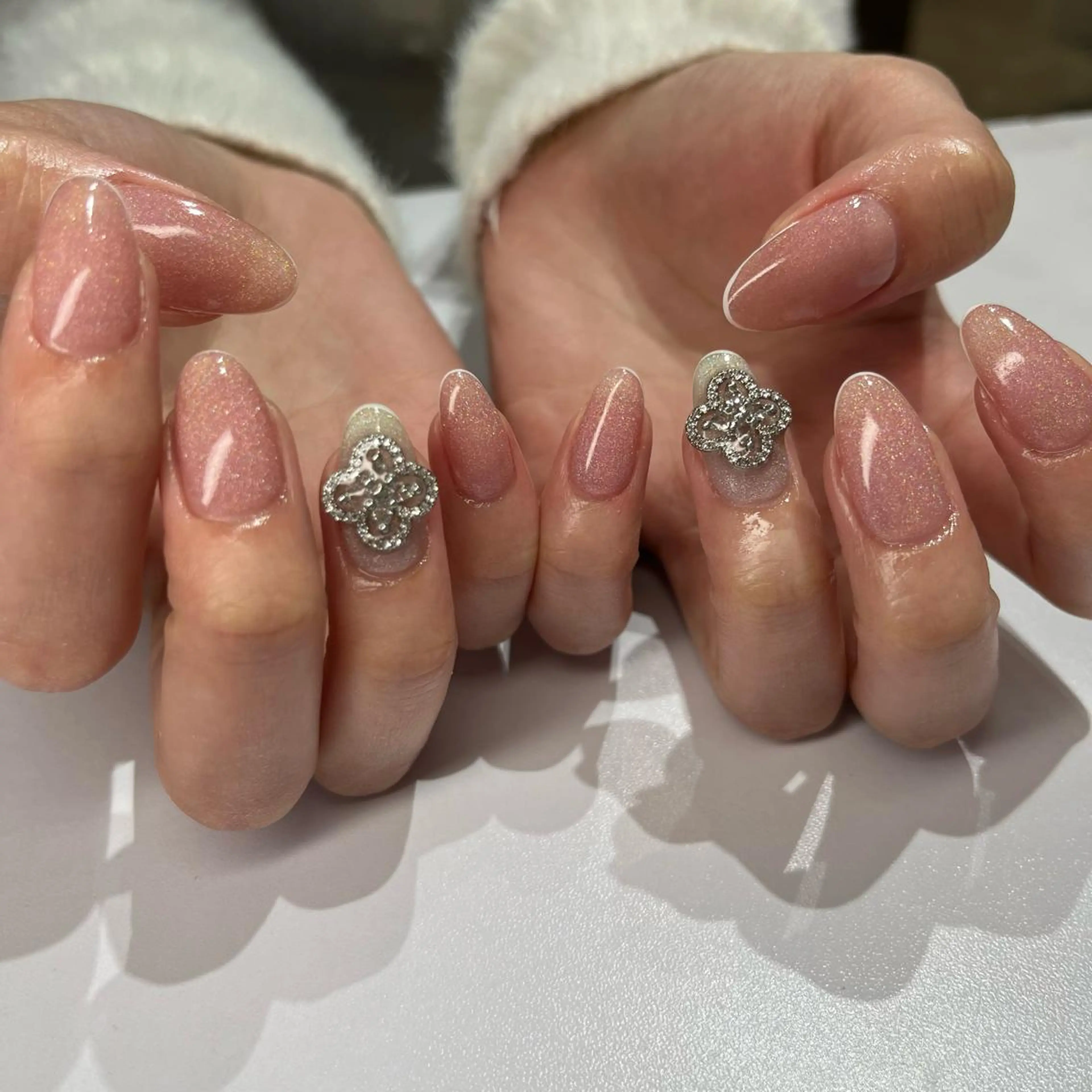 ミディアム ネイル マツエク・マツパ ハンドネイル apopis＊ close23:00のネイルデザイン