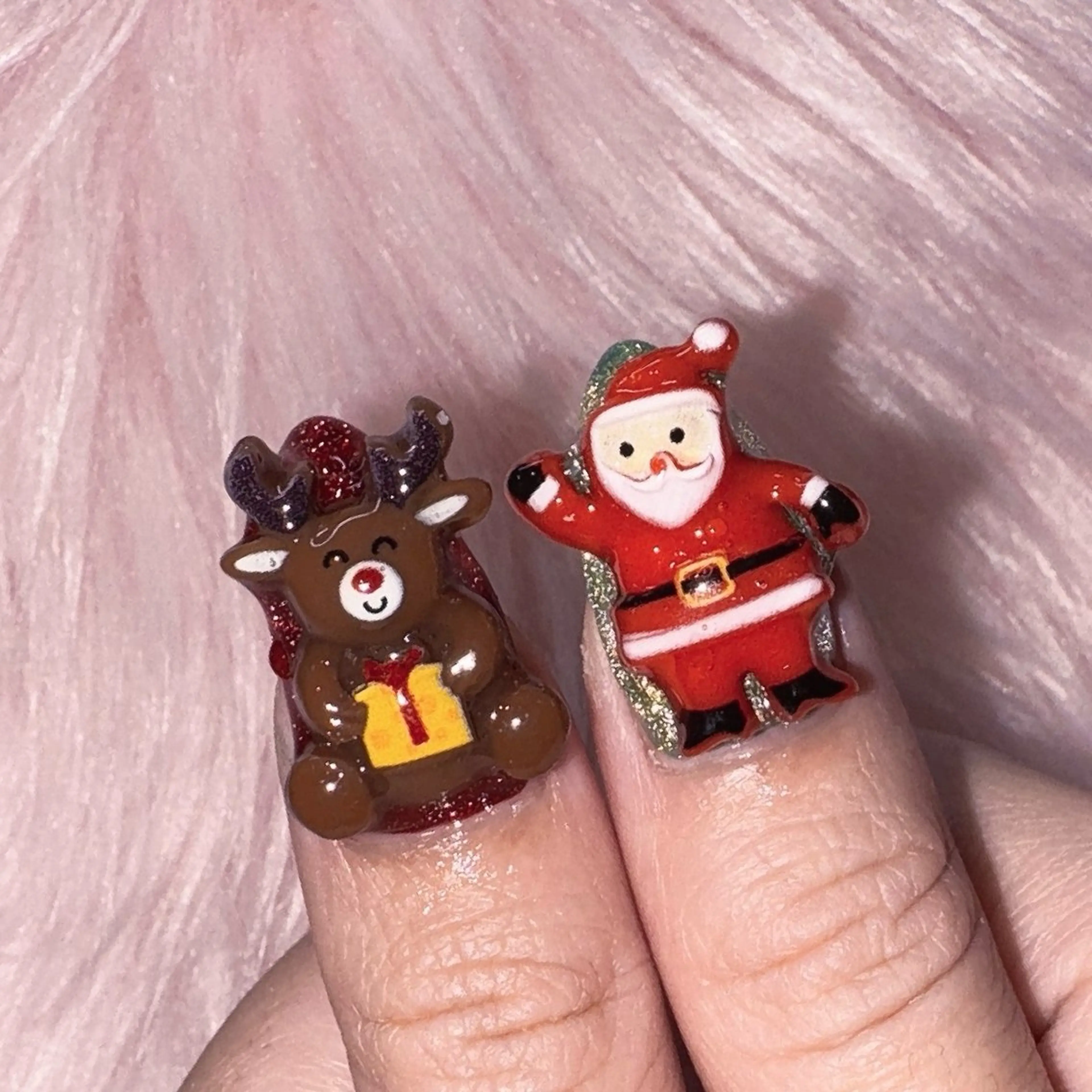 ネイル 冬ネイル クリスマス ハンドネイル RIEKO🍒 ワンホン♡推しネイルのネイルデザイン