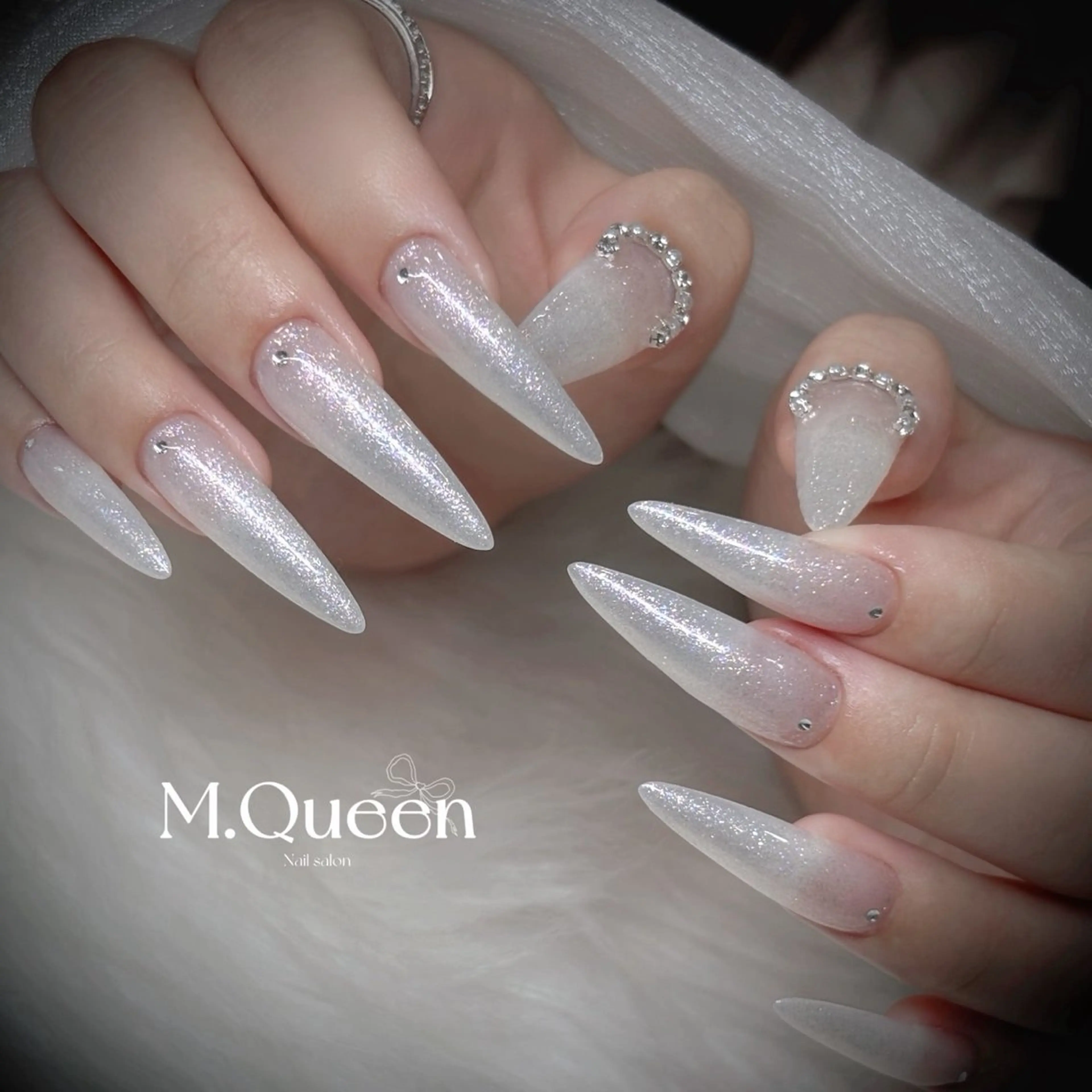 ネイル MQueen ネイルサロンのネイルデザイン