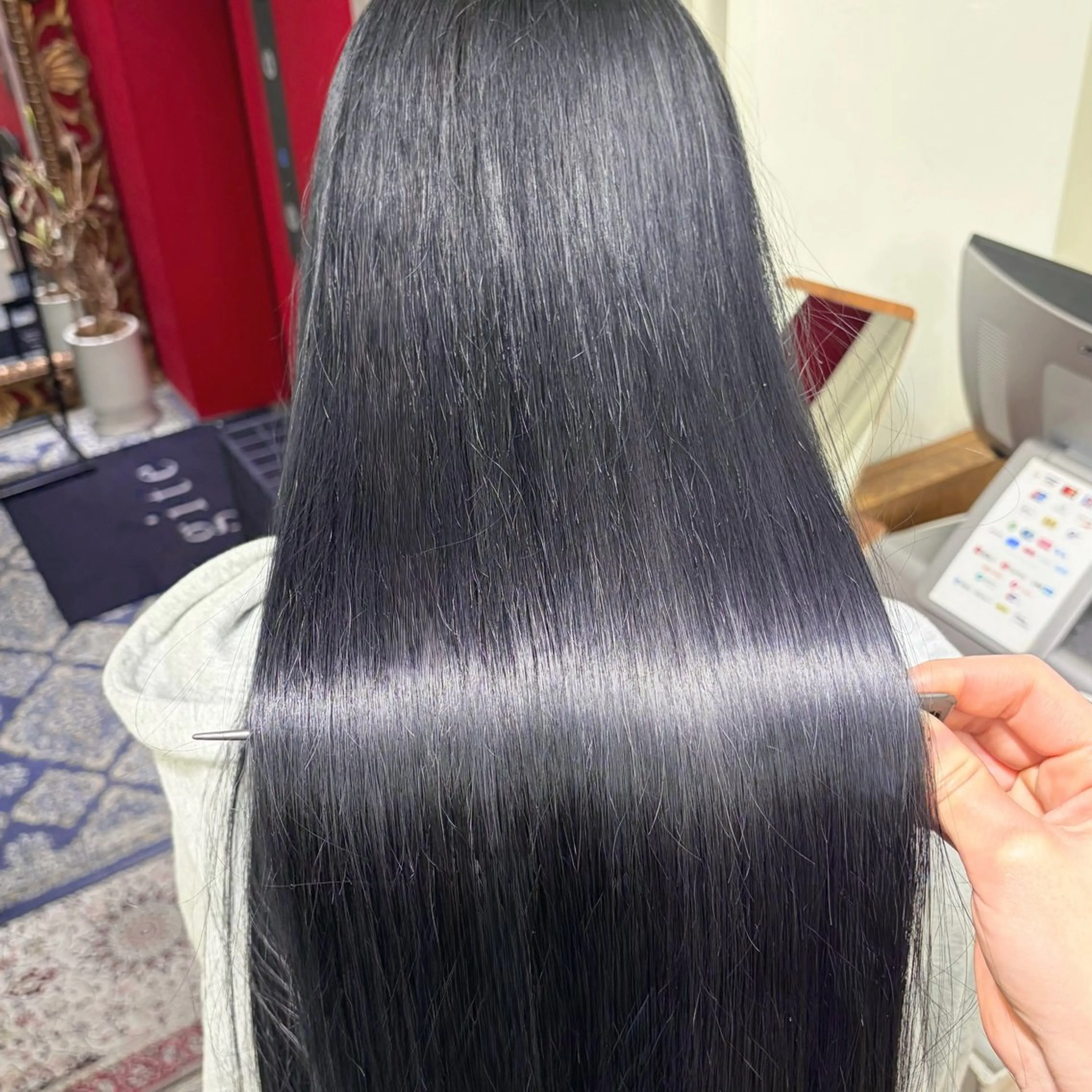 ロング カラー 黒髪 ブルーカラー ブルーブラック ヘアカラー ツヤ髪✨髪質 改善 渋谷 サワのヘアスタイル