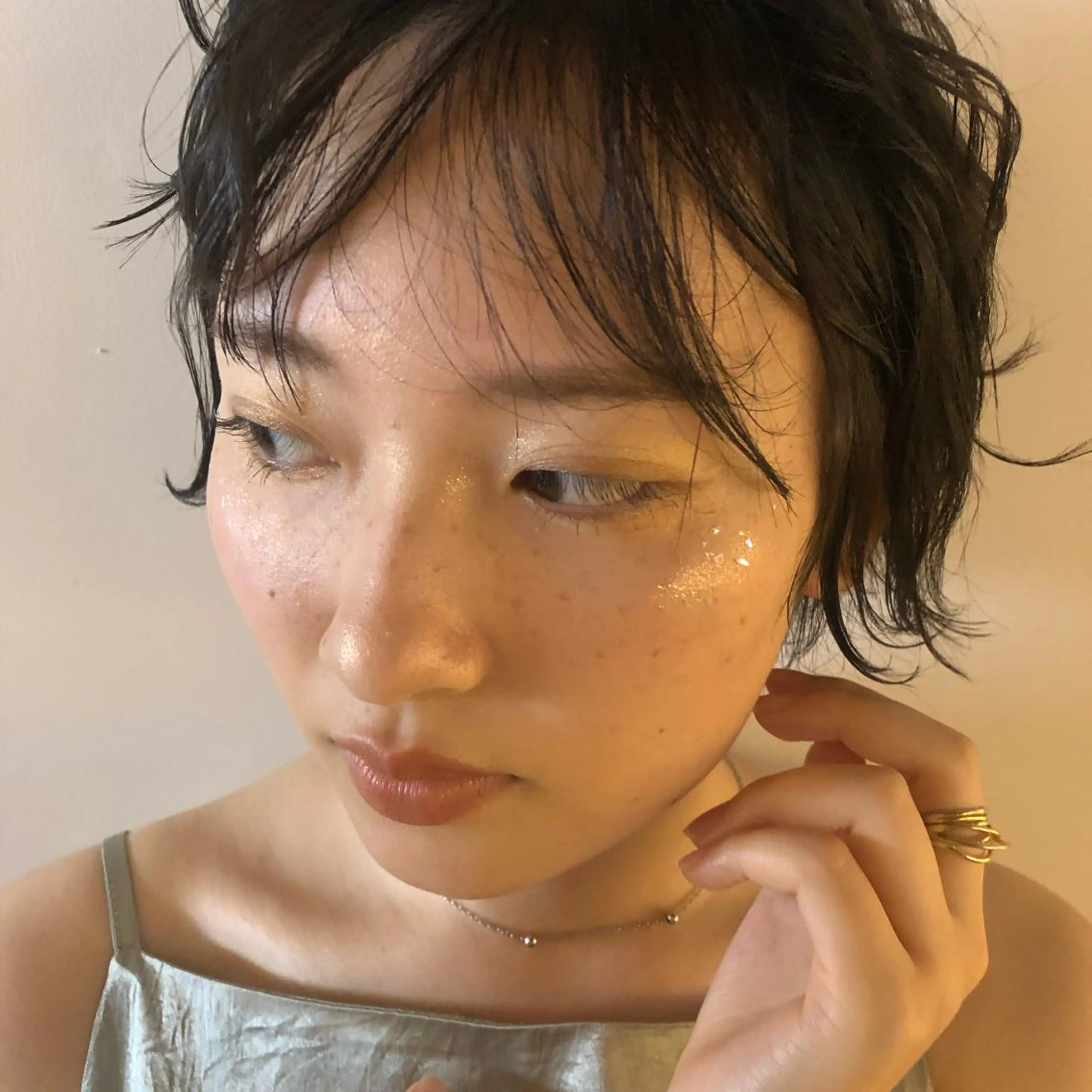 ショート ヘアアレンジ hono/ボブ/ ハイトーン/ベージュのヘアスタイル