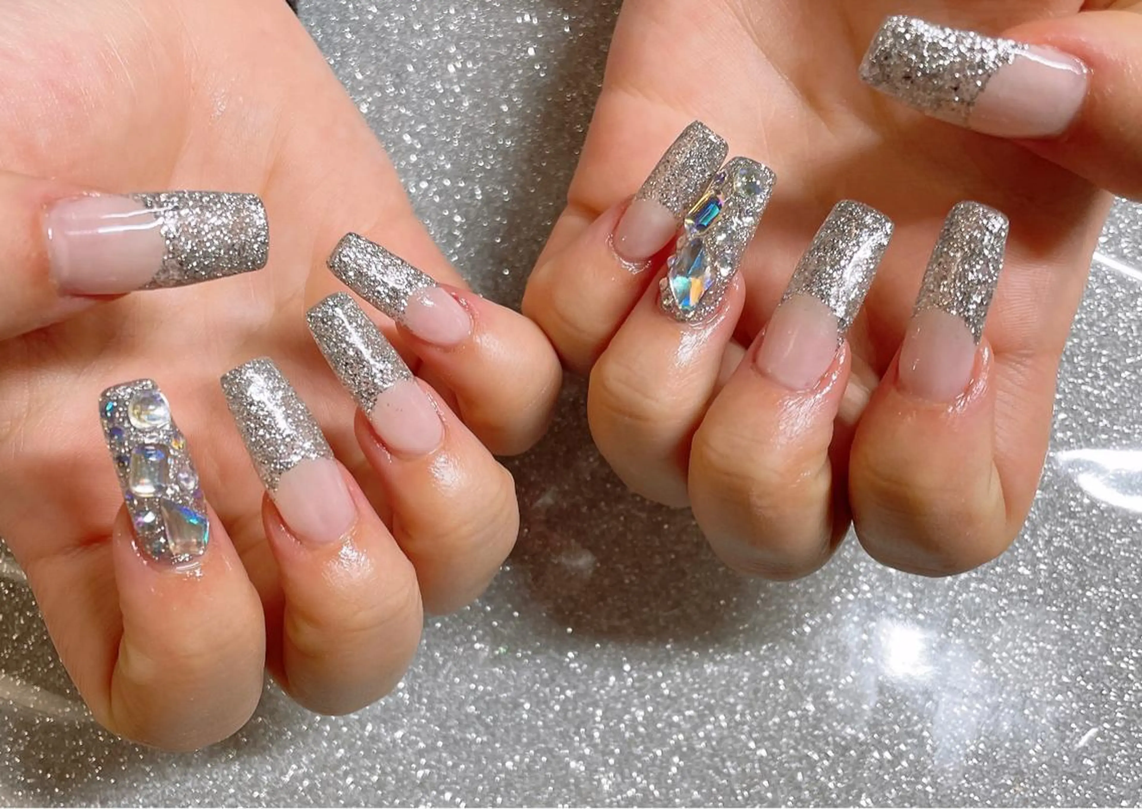 ネイル ハンドネイル VIERU 🌈🎀💖のネイルデザイン