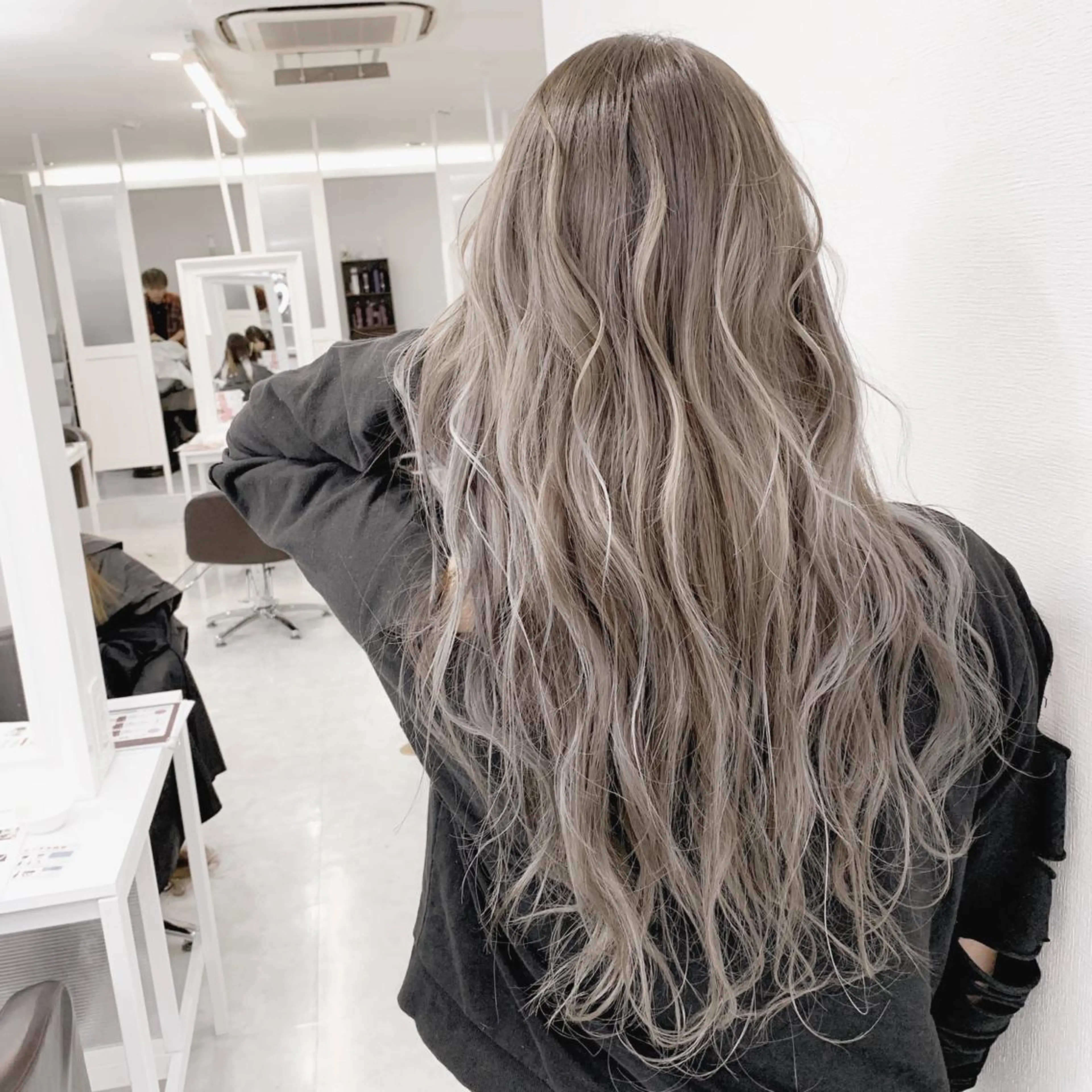 ロング ヘアカラー トリートメント ヘアセット "必ず可愛く” TAKUTOのヘアスタイル