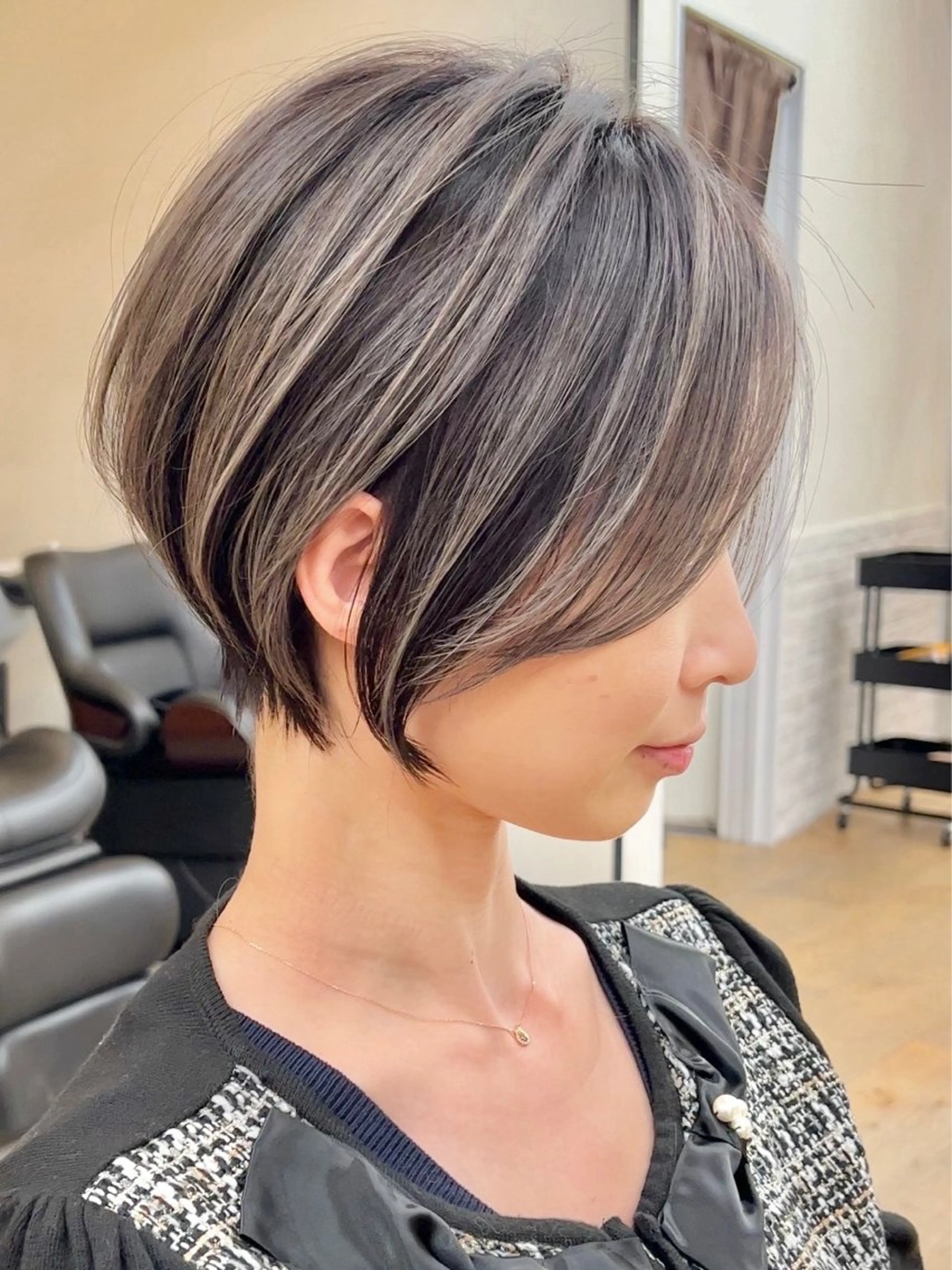 ショート カラー カット ヘアカラー トリートメント Vel新宿所属・白髪ぼかし特化 三澤はるかのヘアスタイル