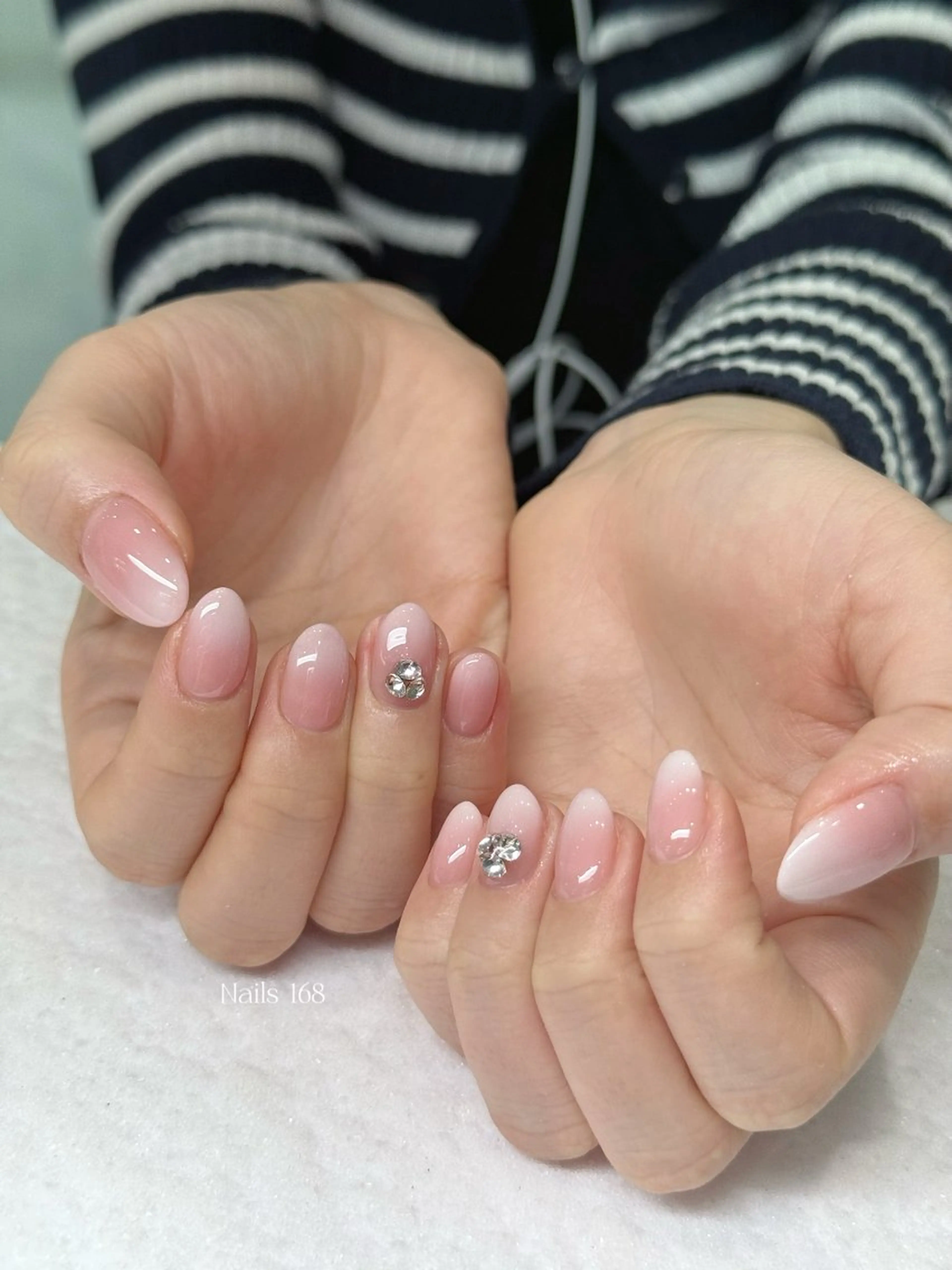 ネイル アートネイル チークネイル 韓国ネイル マグネットネイル ニュアンスネイル ハンドネイル NAILS168 新大久保店のネイルデザイン