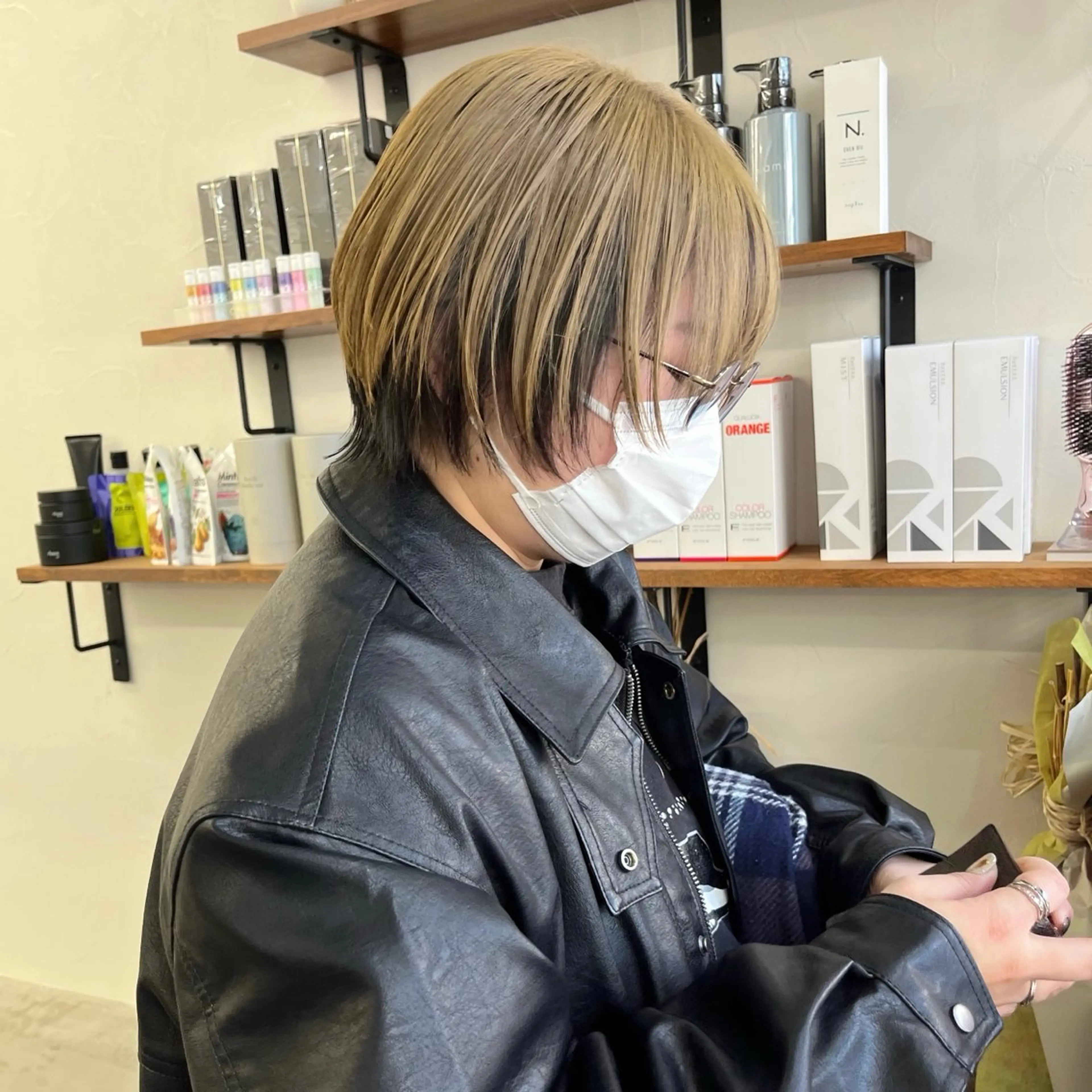 ショート カラー ブリーチ デザインカラー ブリーチなしカラー ボブ 髪質改善 カット ヘアカラー トリートメント 初めてのショート お任せください✂️のヘアスタイル