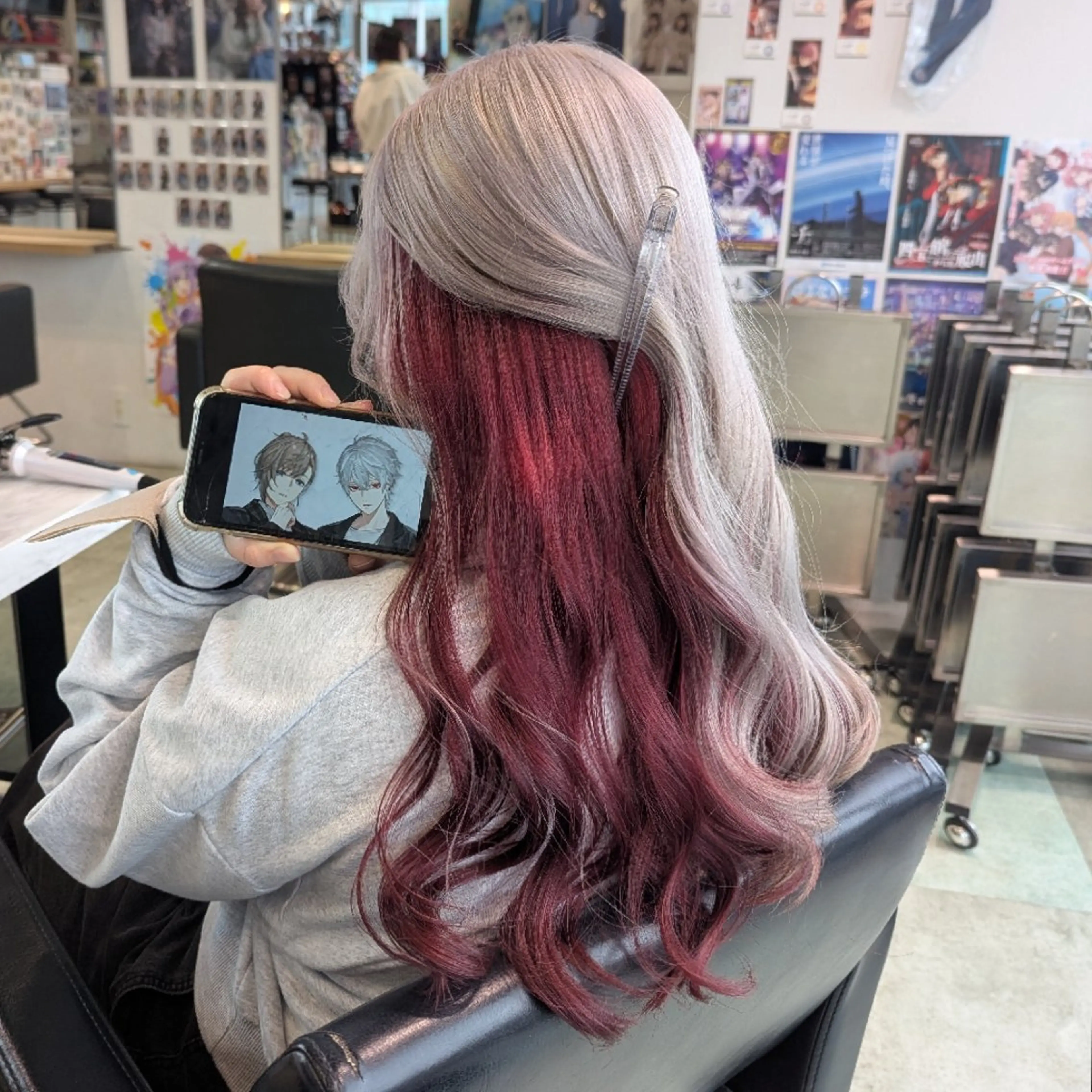 カラー ロング ボルドーカラー インナーカラー レッドカラー シルバー ホワイトシルバー ヘアカラー 推しカラー🦉にじさ んじカラー🌈🕒✨のヘアスタイル