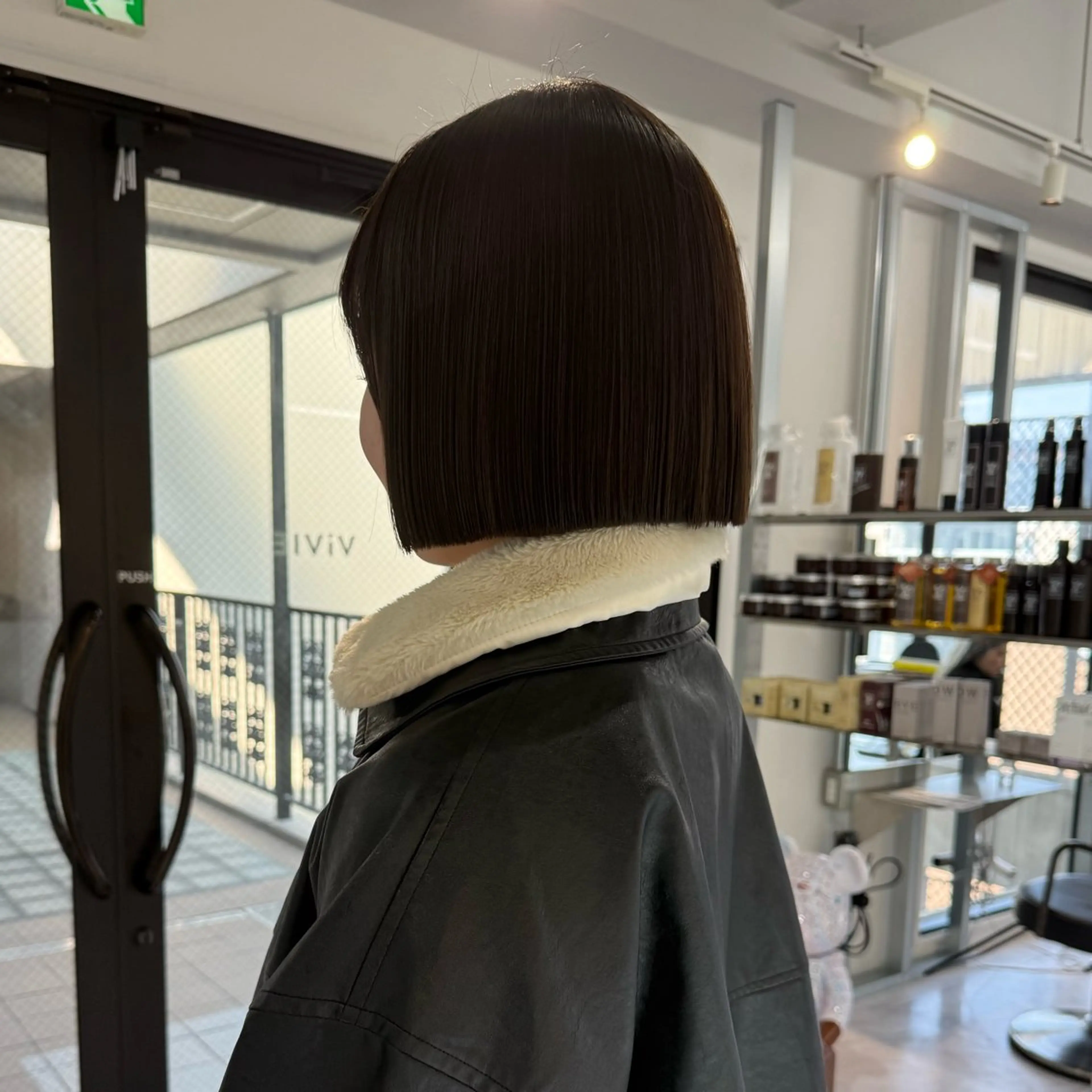 ミディアム ボブ 小顔カット 縮毛矯正 鍋田/ 渋谷/ 縮毛矯正／レイヤーのヘアスタイル