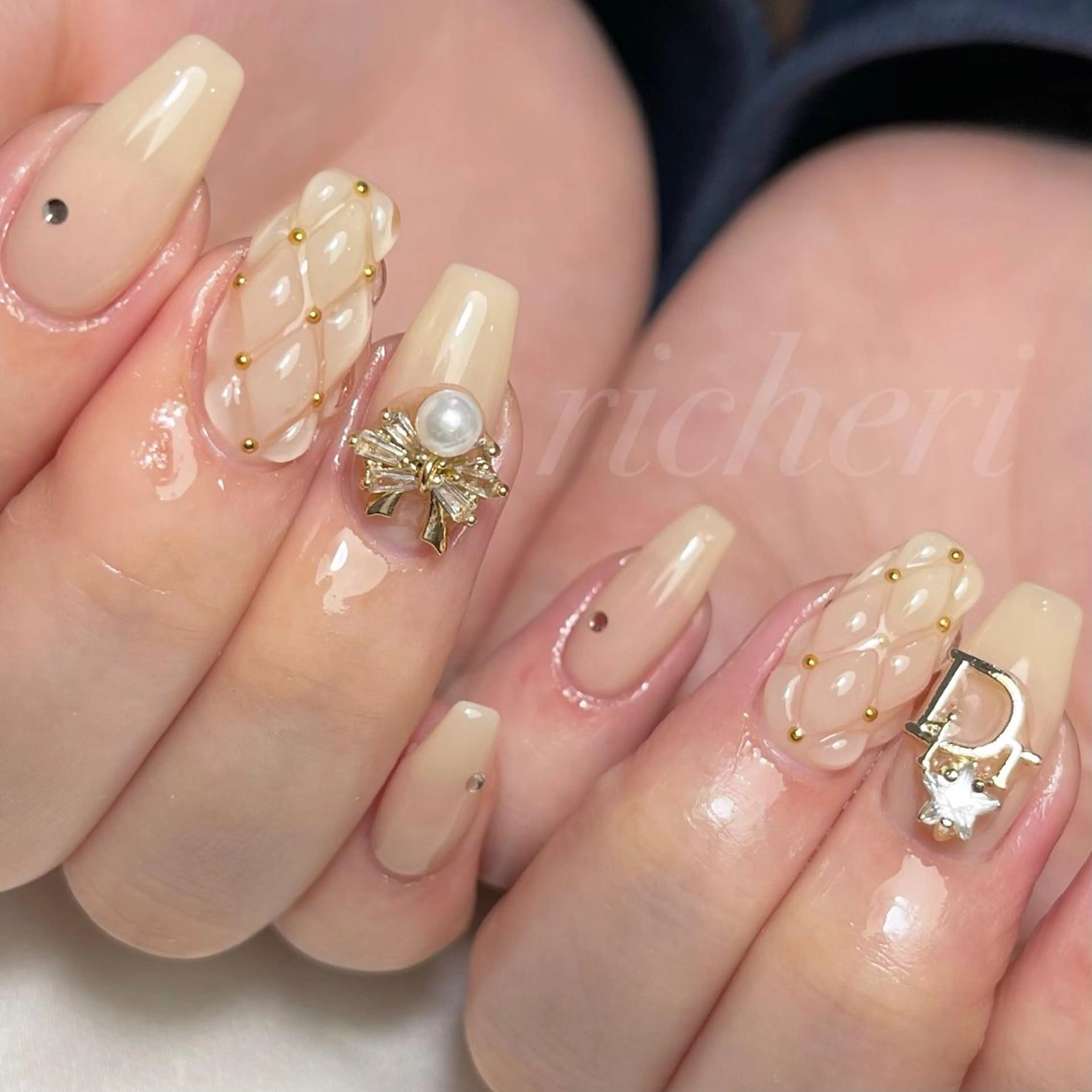 ミディアム ネイル ハンドネイル richeri beautyのエステ・リラクイメージ