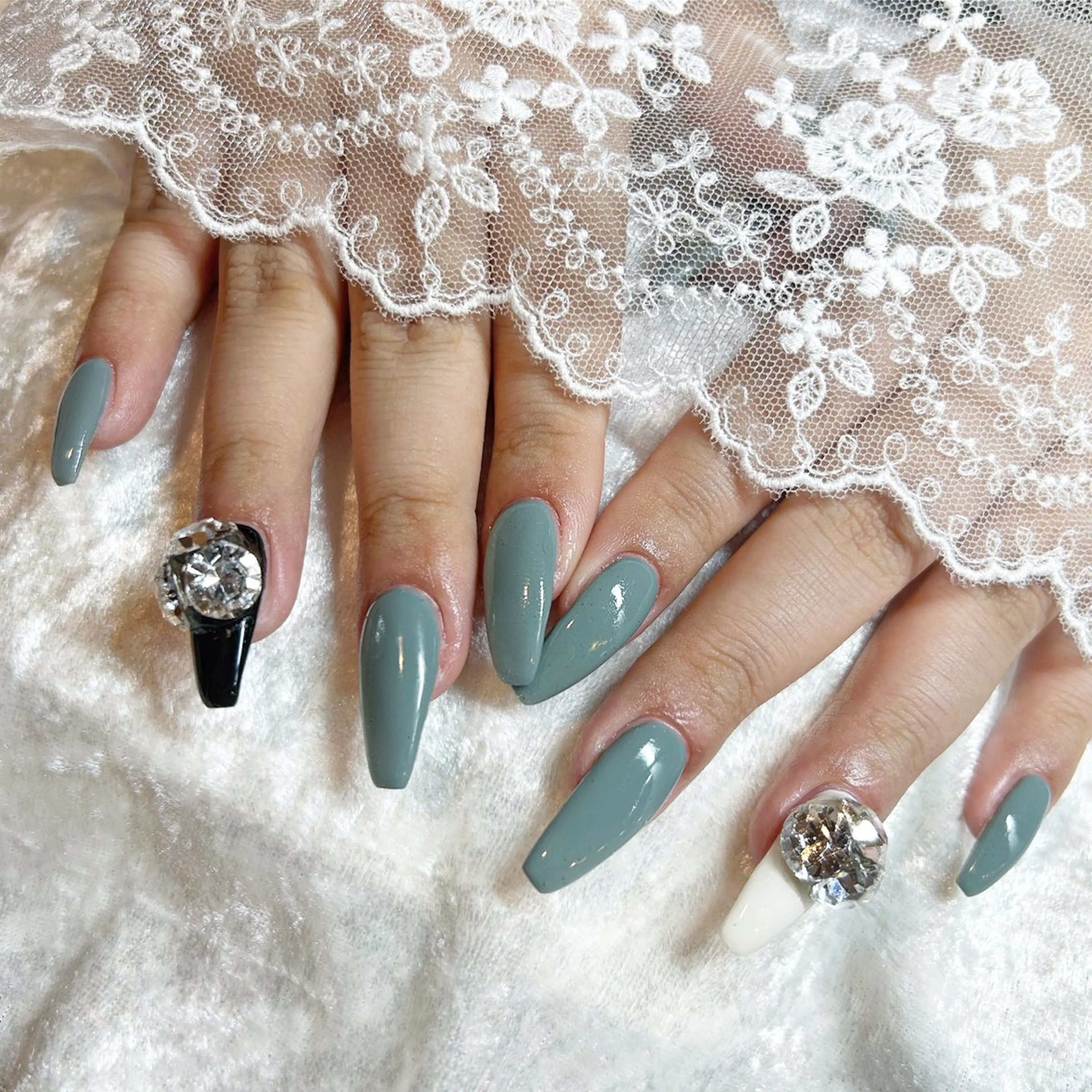 ネイル ロングネイル ハンドネイル フットネイル Minami 🍓のネイルデザイン