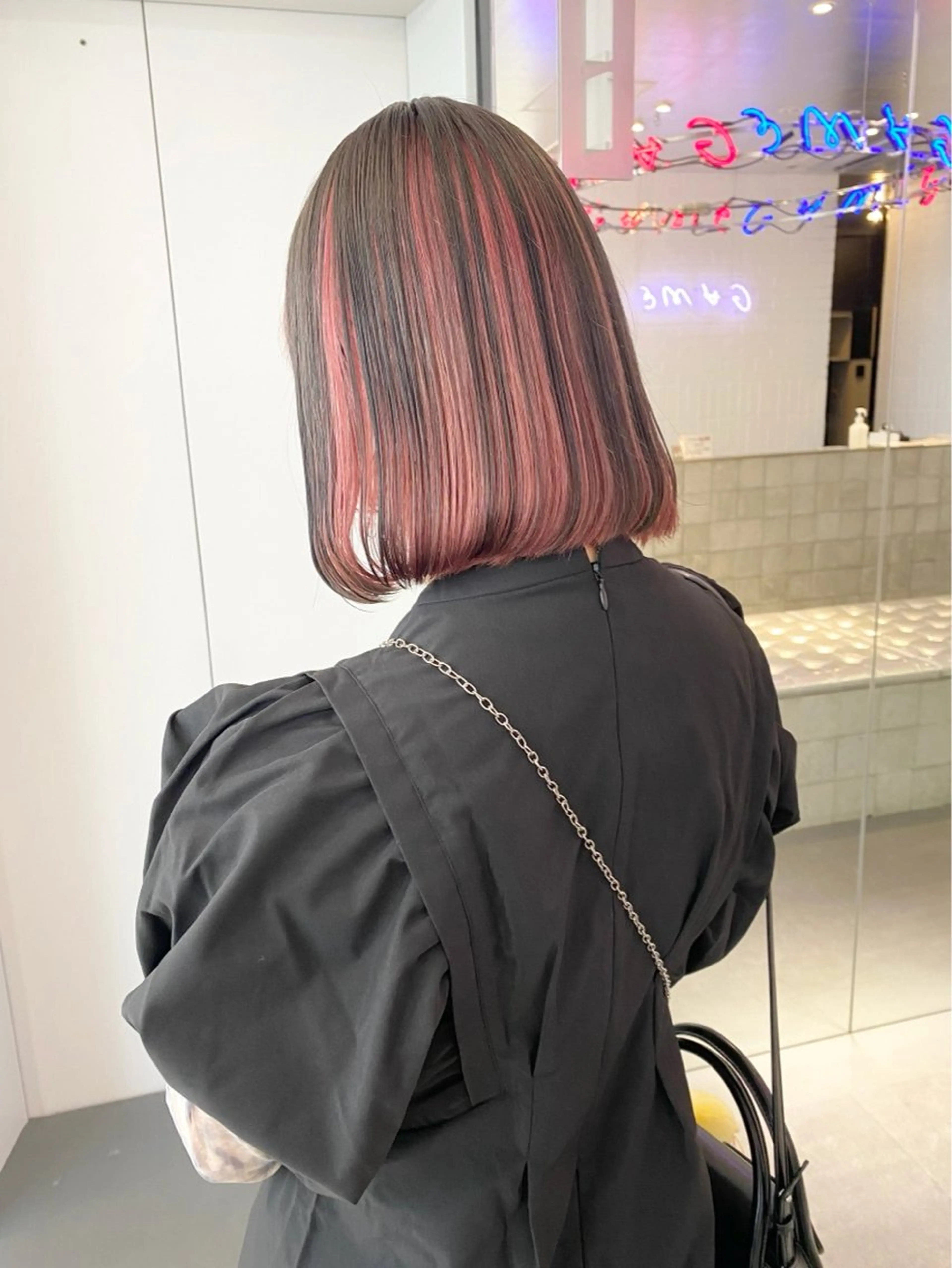 ショート カラー レイヤー sala 推しカラー職人🎀のヘアスタイル